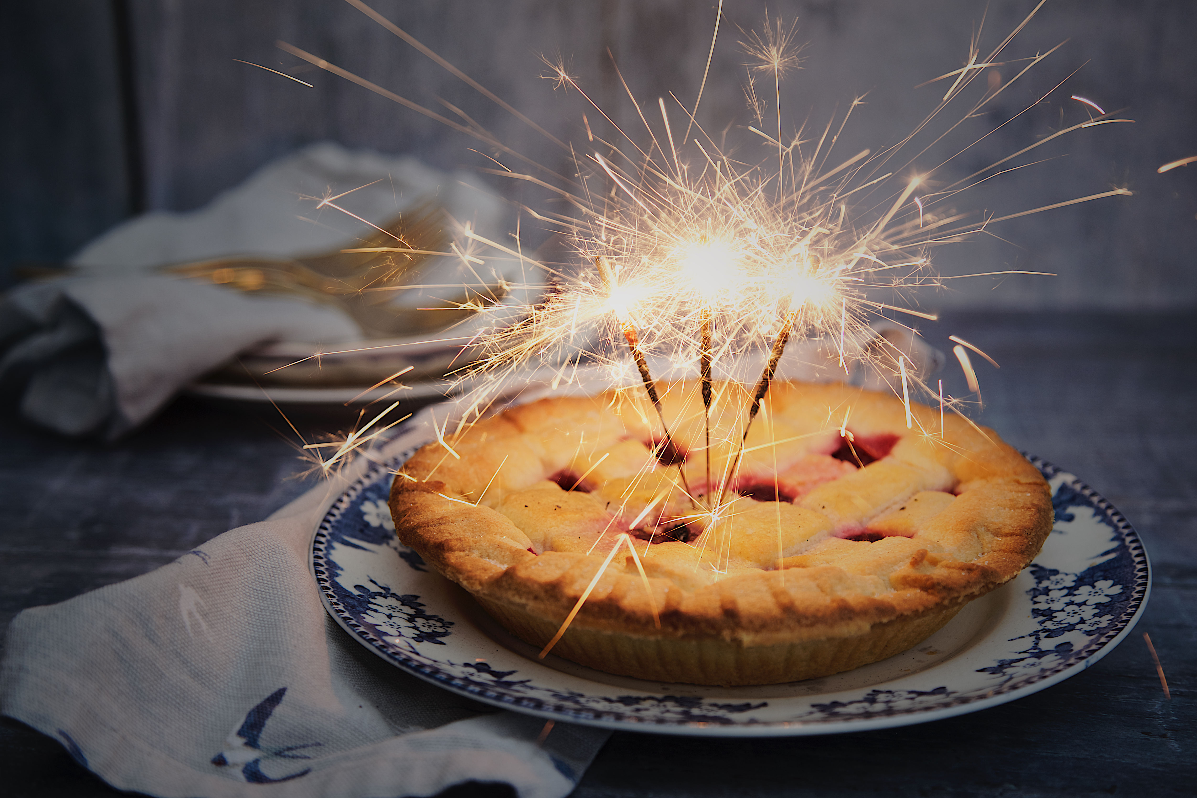 sparkler, food, bakery products, baking, pie Full HD