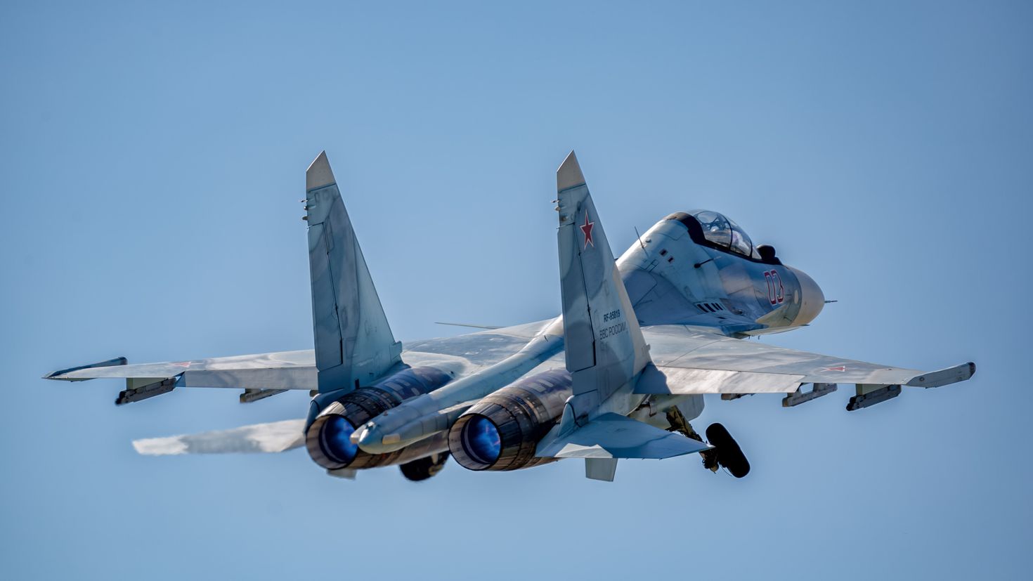 Самолет 30 апреля. Истребитель Су-30см2. Су 30. Су-30 самолёт. Су-30 ВВС России.