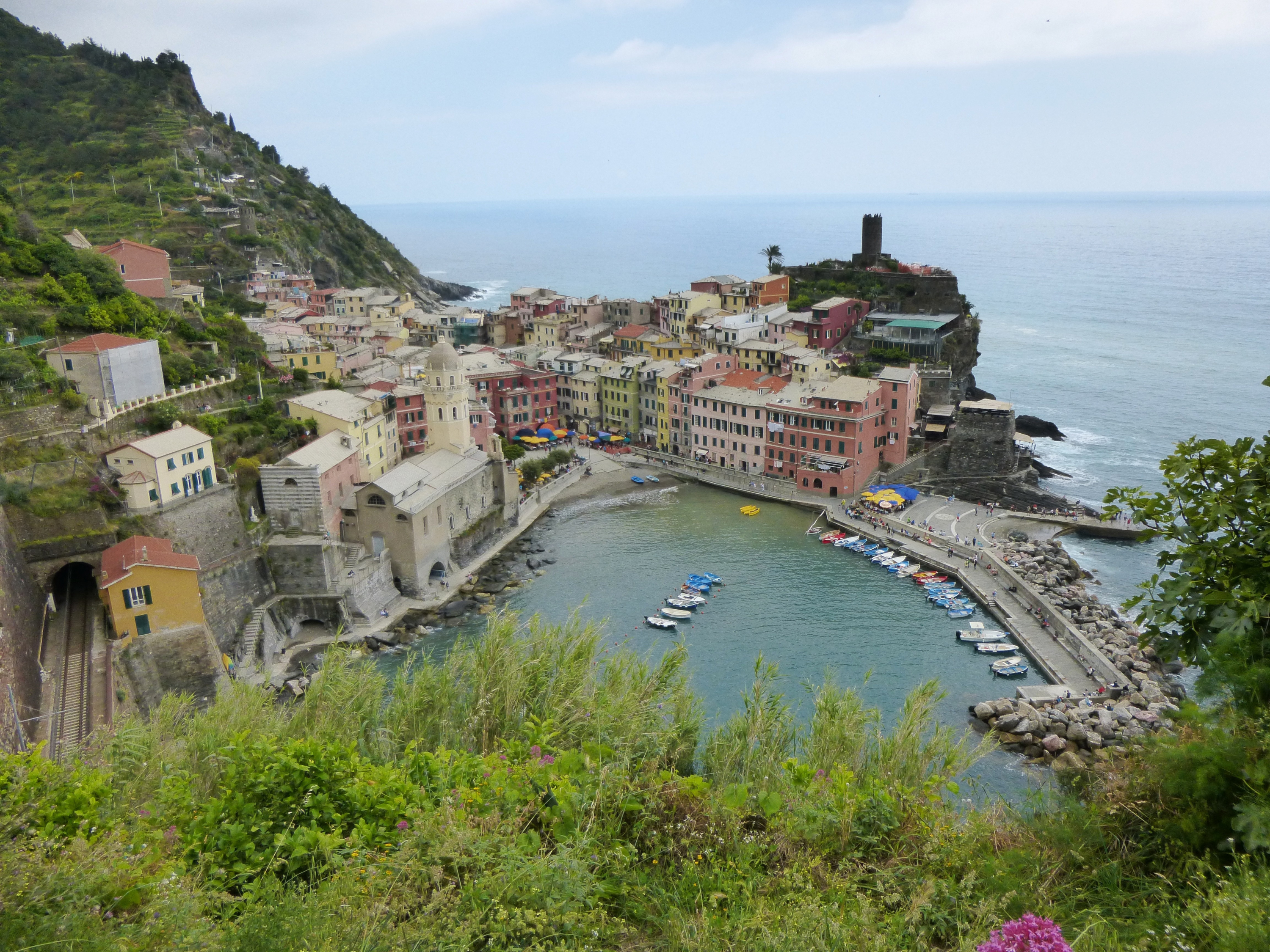 Download mobile wallpaper Vernazza, Liguria, Bay, Cinque Terre, Italy, Towns, Man Made for free.