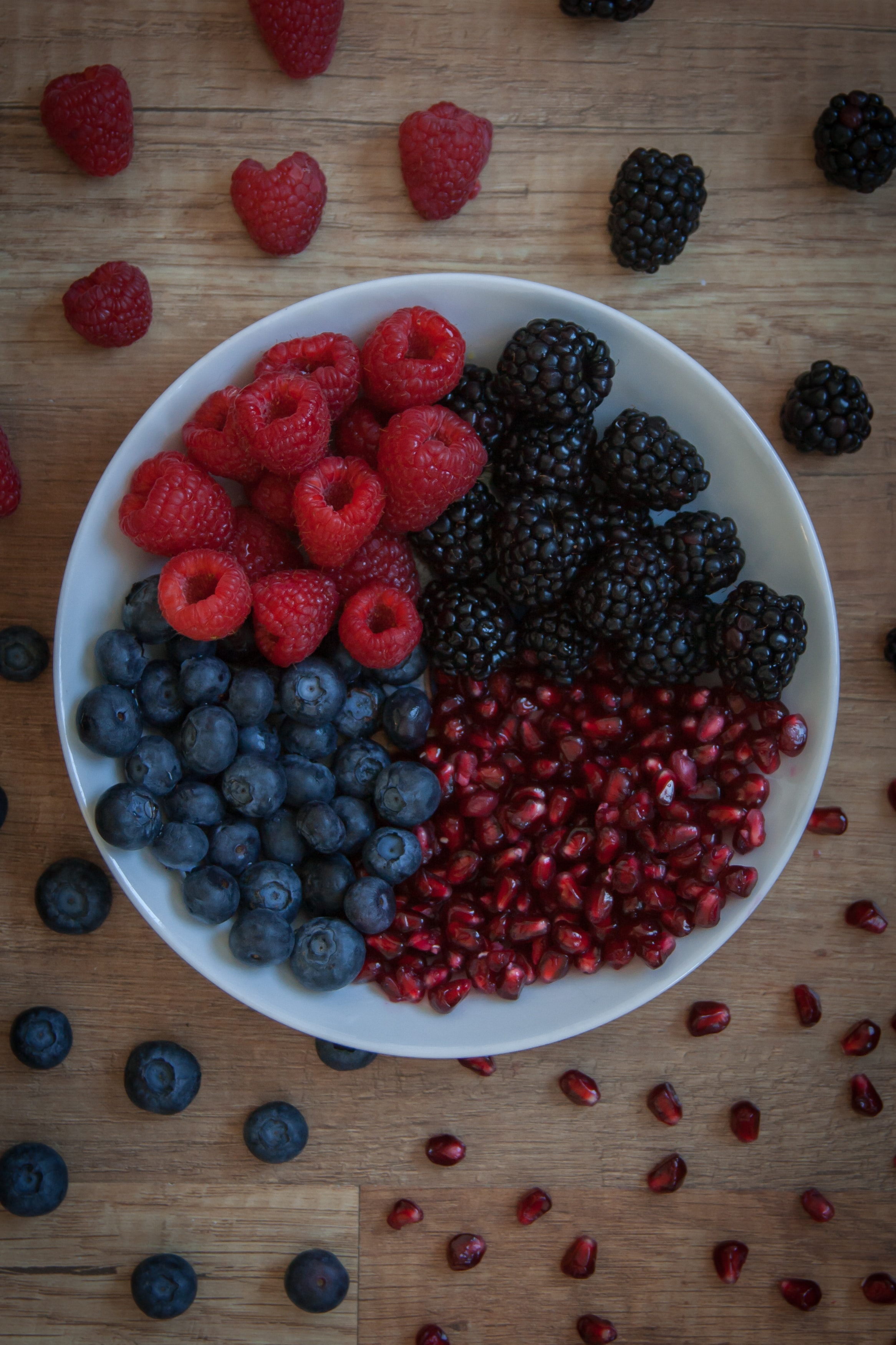 pomegranate, berries, food, raspberry, bilberries, blackberry, bowl, garnet 4K Ultra