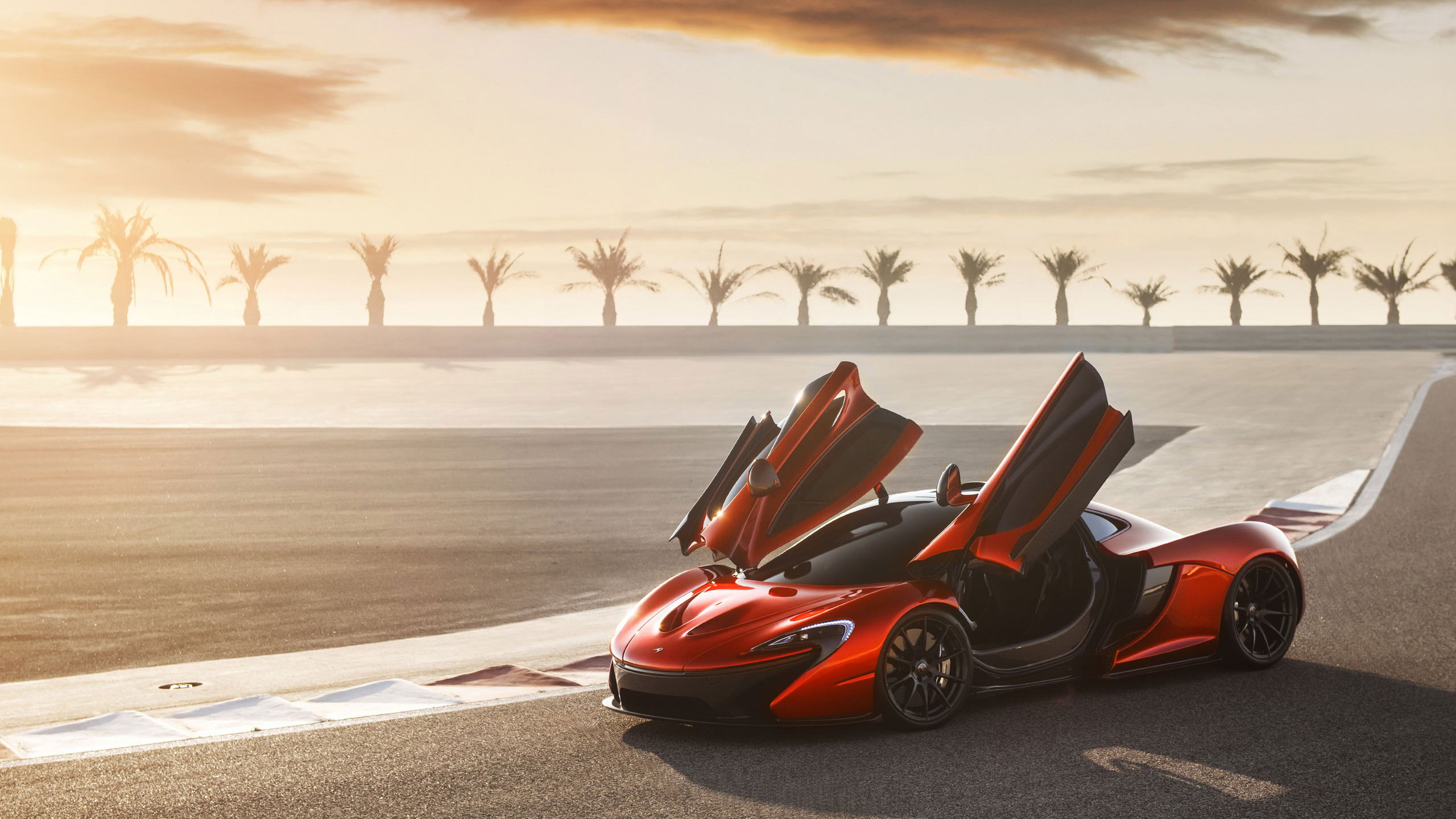 MCLAREN p1 РІ РЅРµРѕРЅРµ