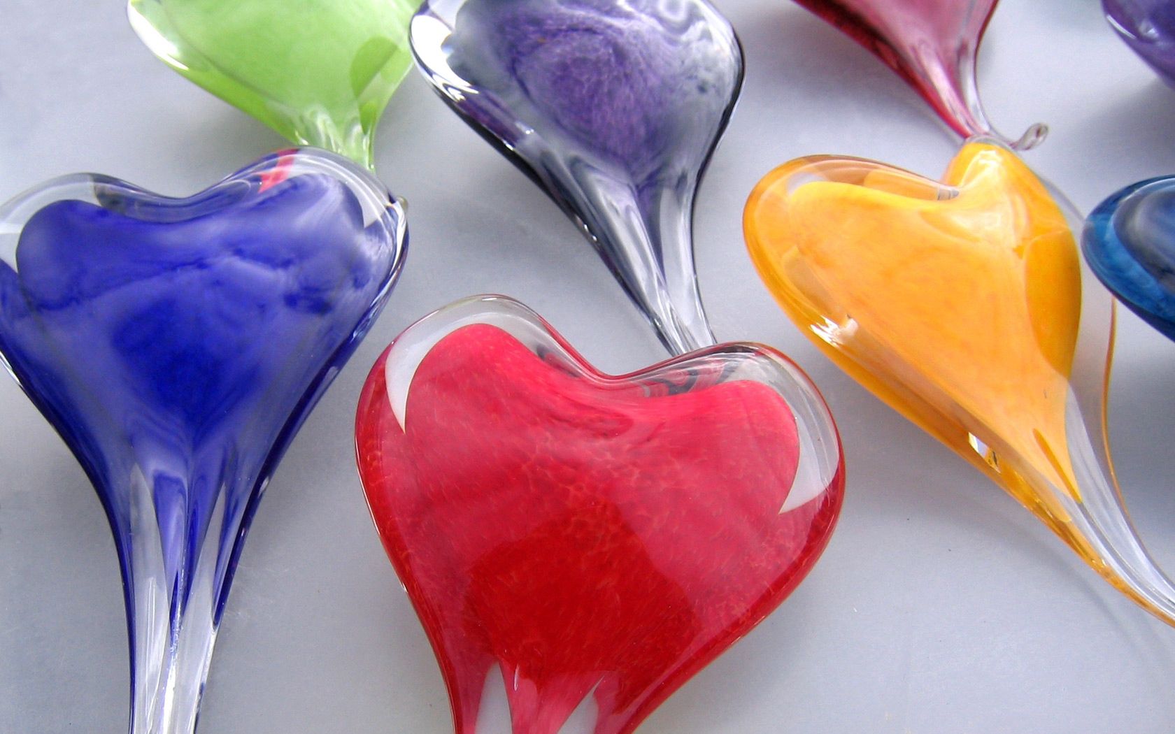 Laden Sie das Mehrfarbig, Glas, Herzen, Motley, Liebe-Bild kostenlos auf Ihren PC-Desktop herunter