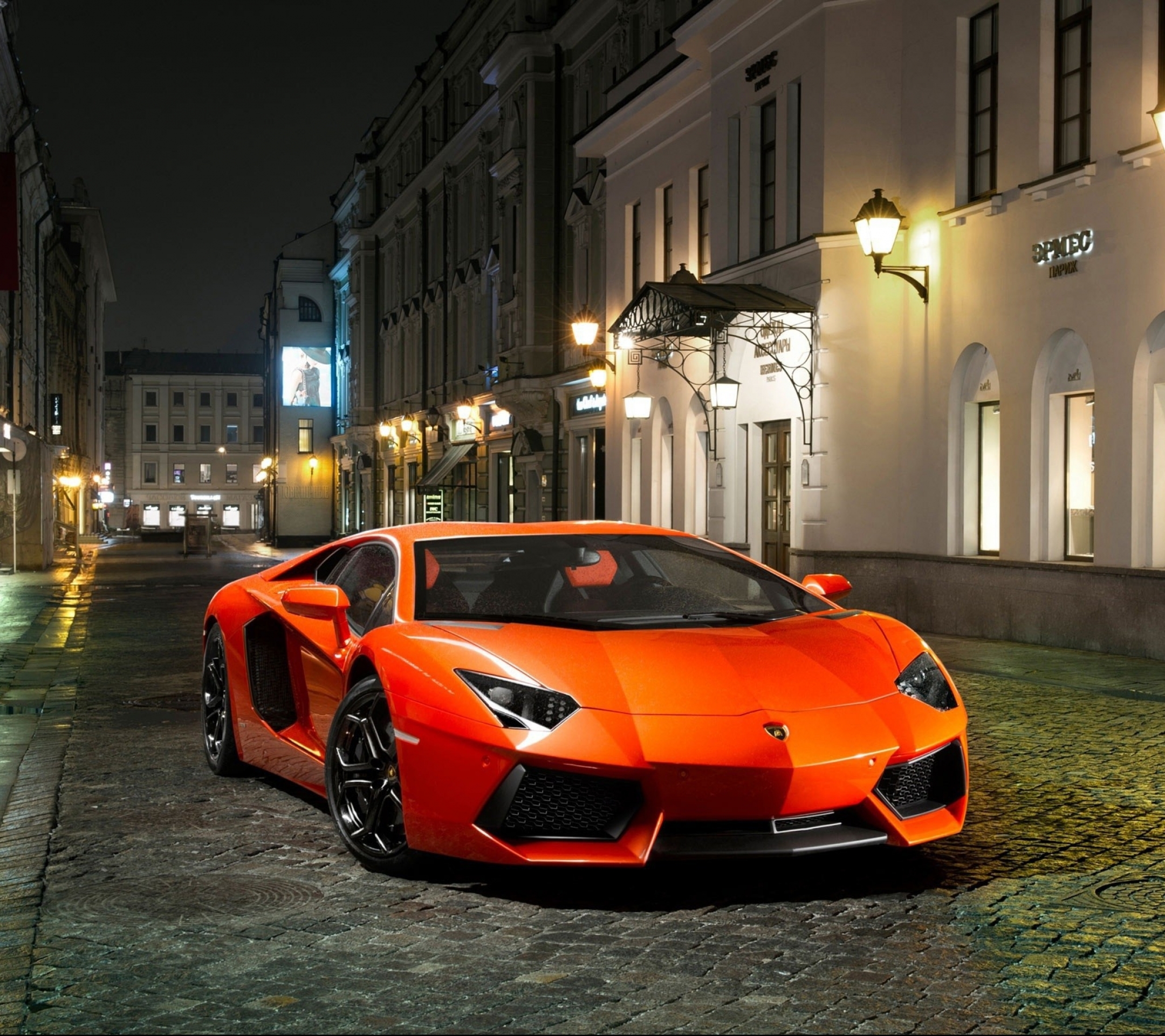 Фото машины на улице. Ламборджини авентадор оранжевый. Lamborghini Aventador lp700-4. Lamborghini, Orange, Aventador, lp700-4. Lamborghini Aventador оранжевая.