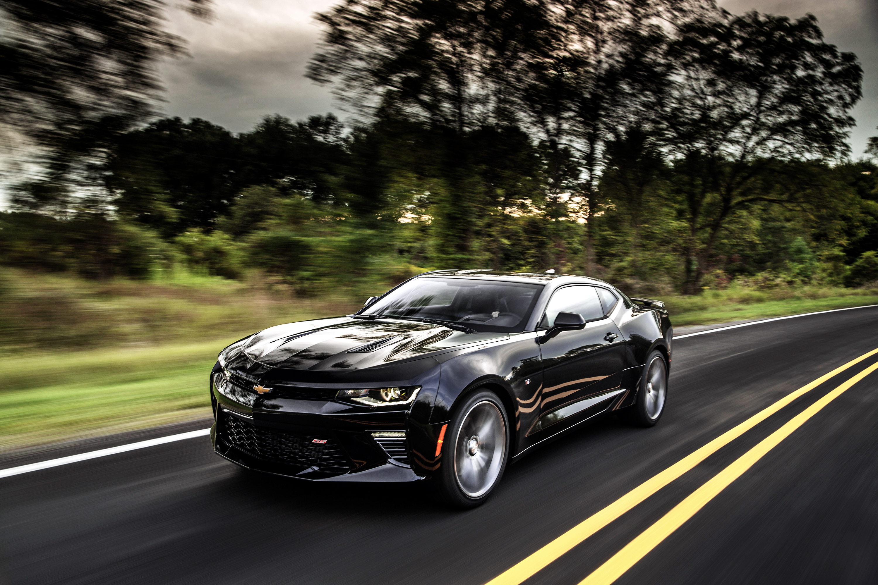 Chevrolet Camaro 2016 черный