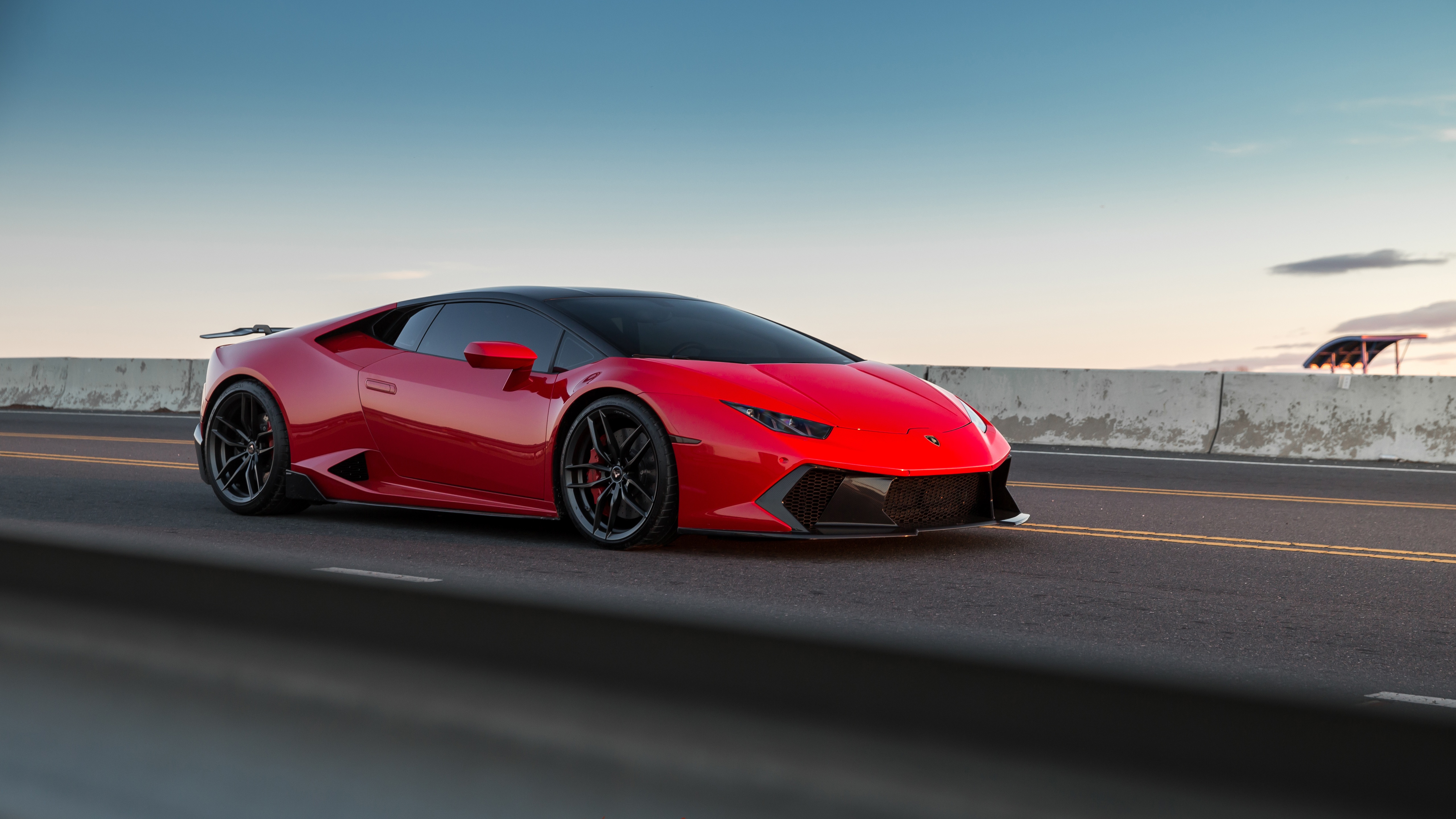 Ламборджини Huracan ночью