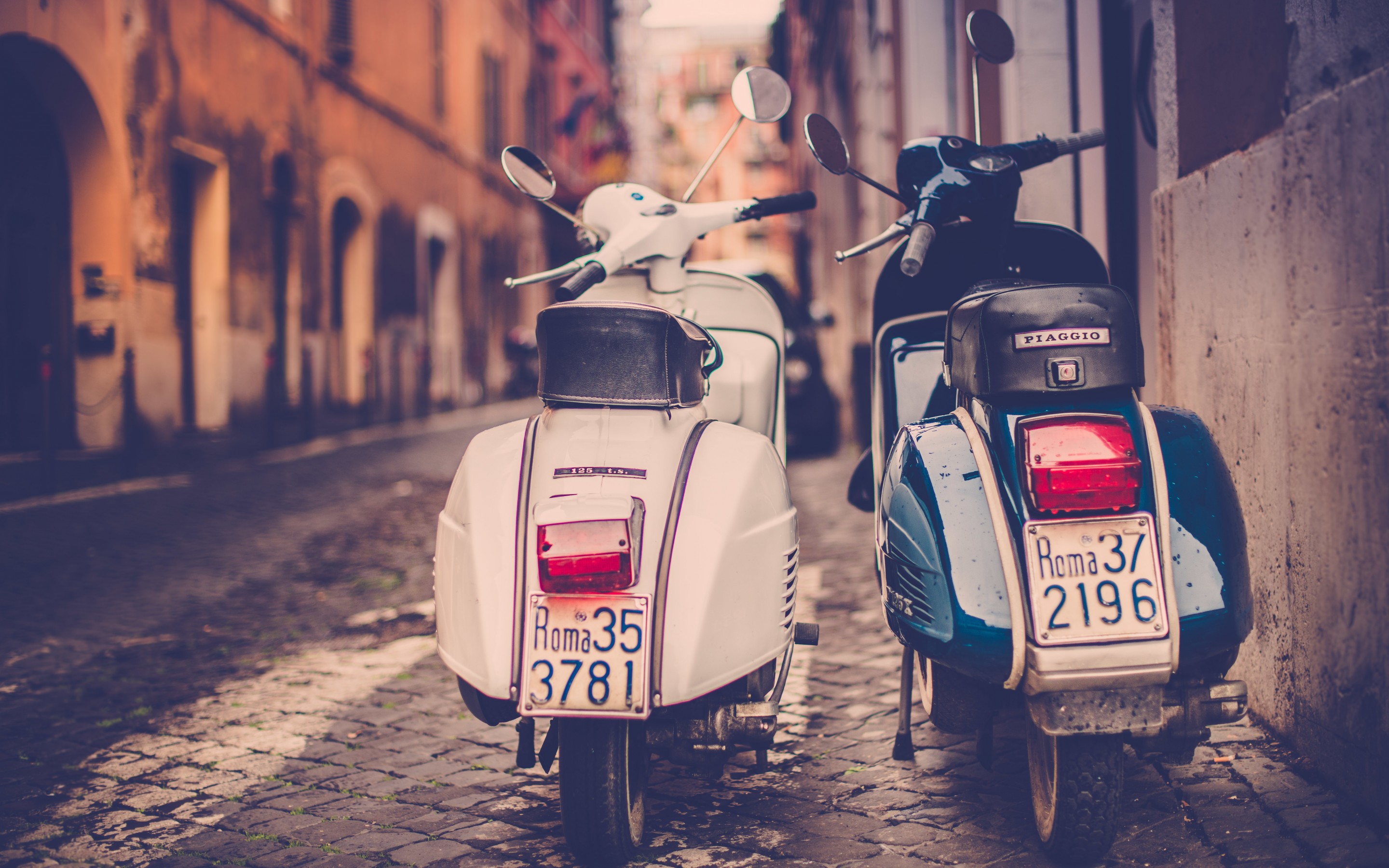 italy, piaggio, motorcycles, road, street, rome, moped Smartphone Background