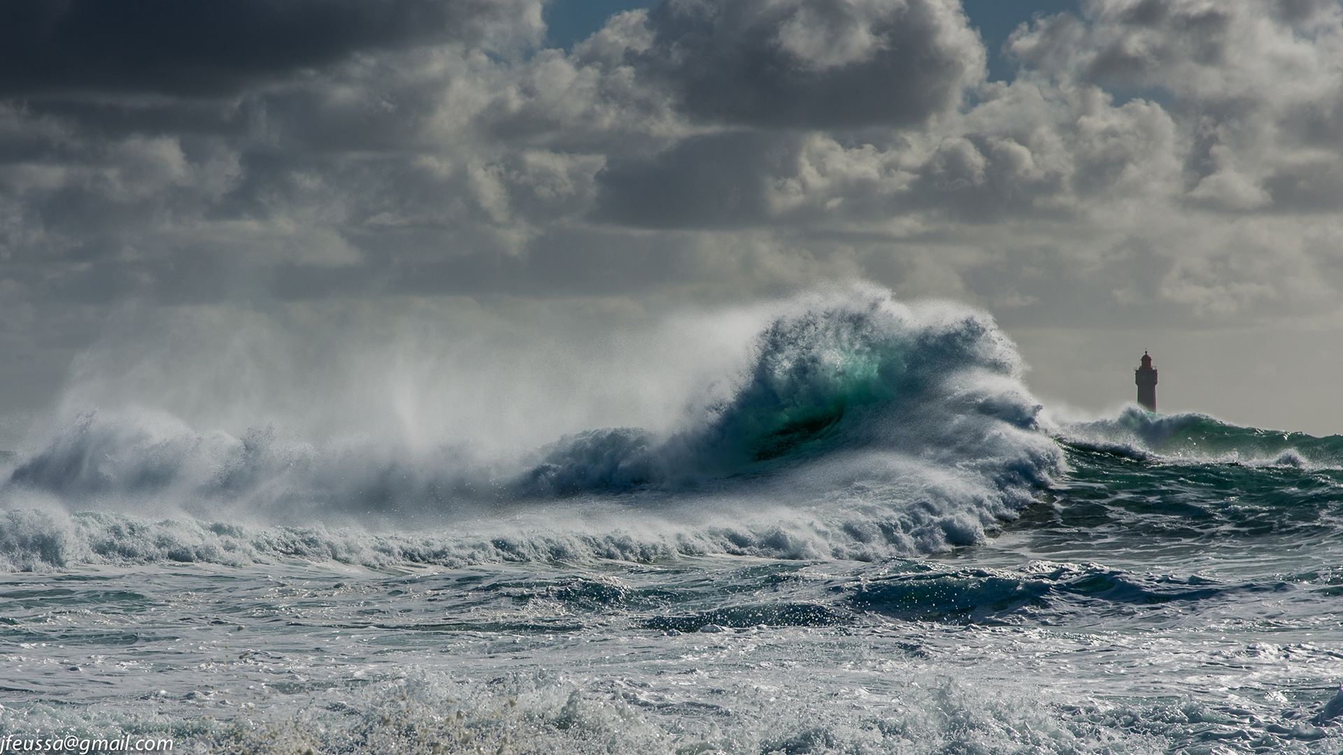 Волны Тихого океана в шторм