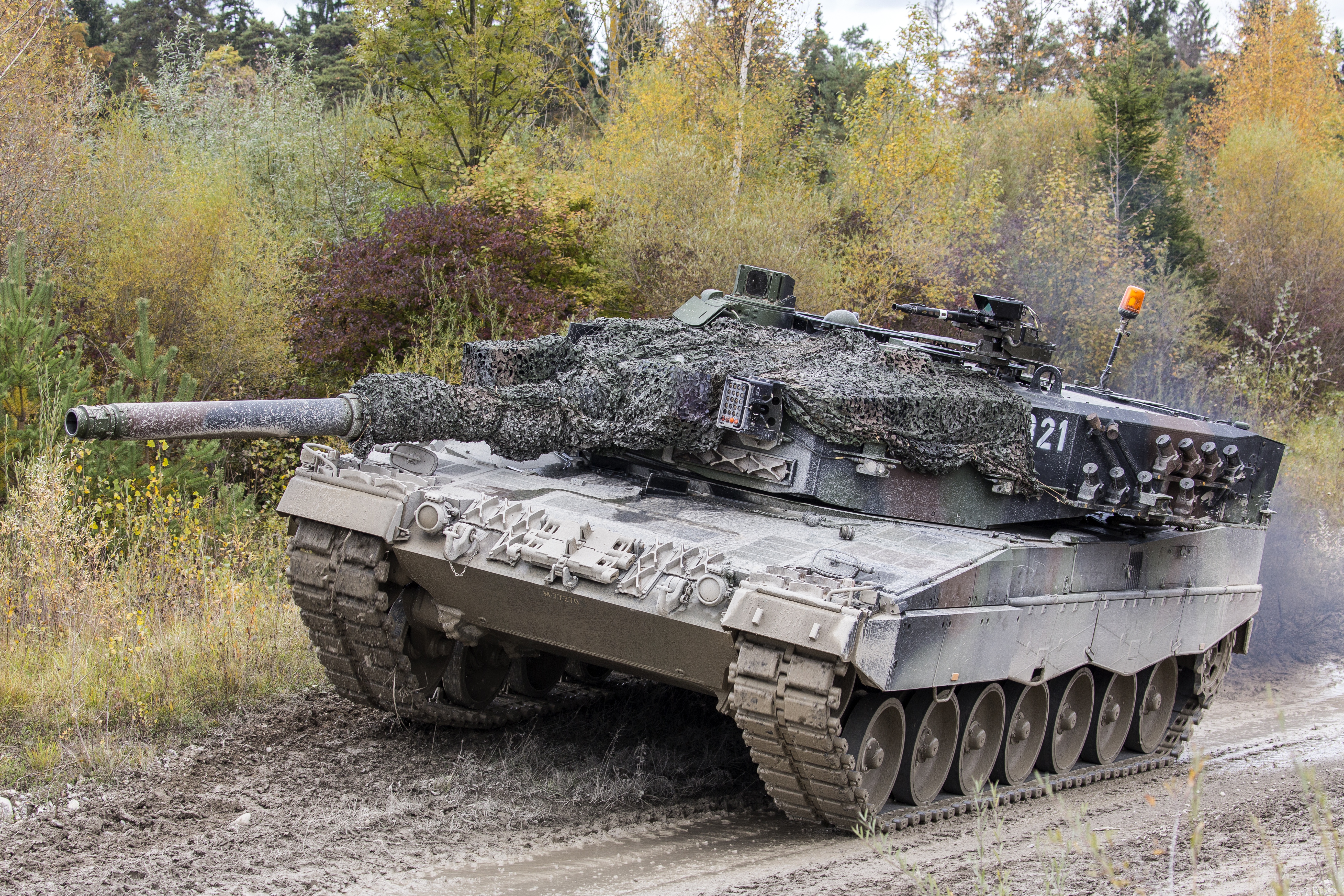 Современные немецкие танки. Леопард 2а4. Танк леопард 2а4. Танк леопард 2. Leopard 2a5 Бундесвер.