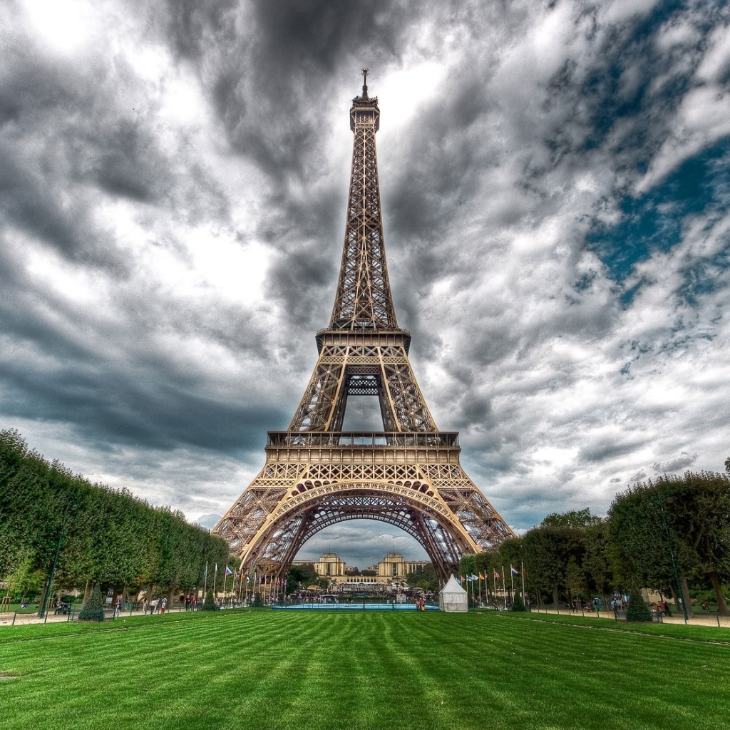 3. Эйфелева башня (Париж, Франция)