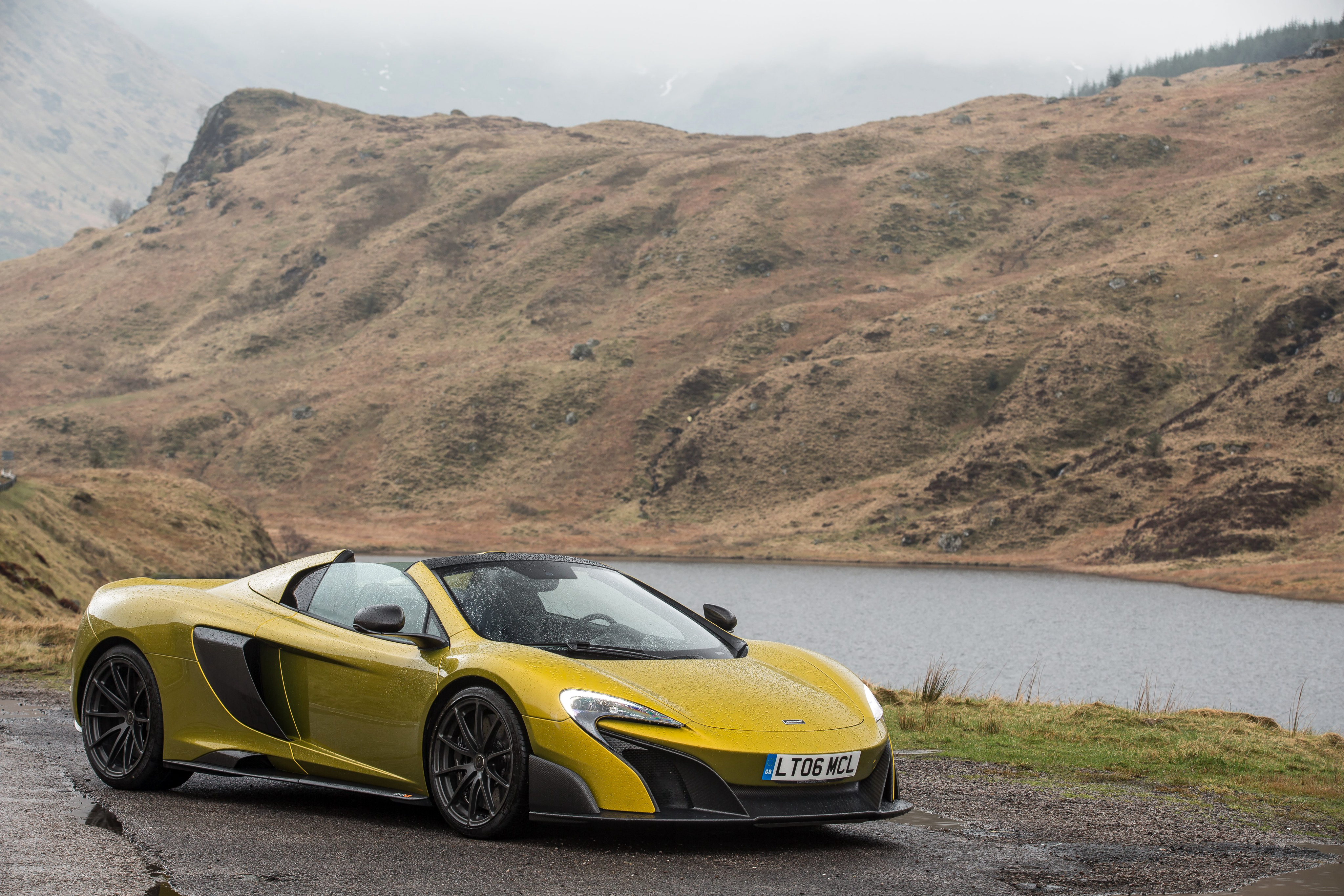 MCLAREN 650 Yellow