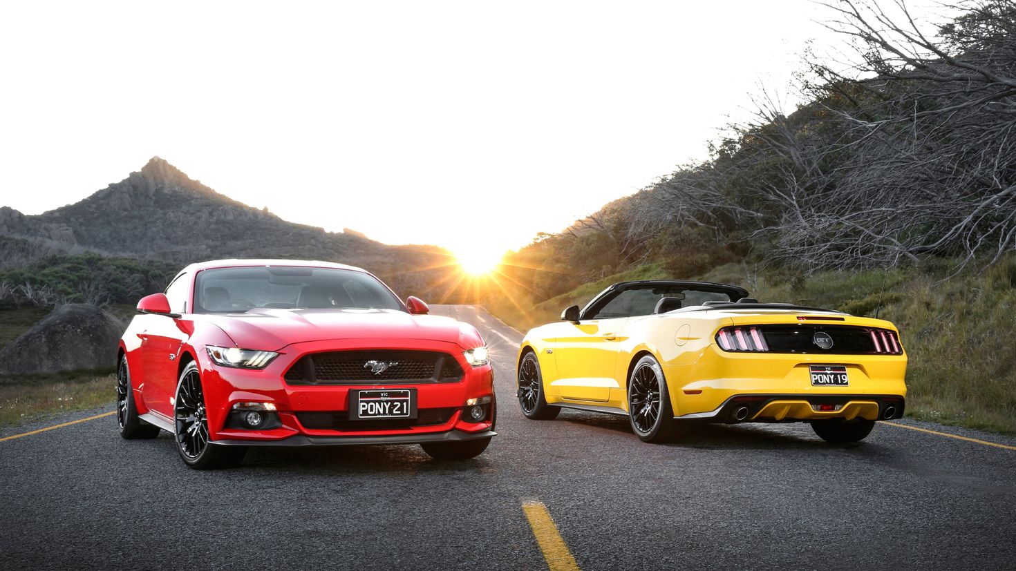 Картинка 4 машины. Форд Мустанг. Ford Mustang 4k. Форд Мустанг 4. Ford Mustang Yellow Red.