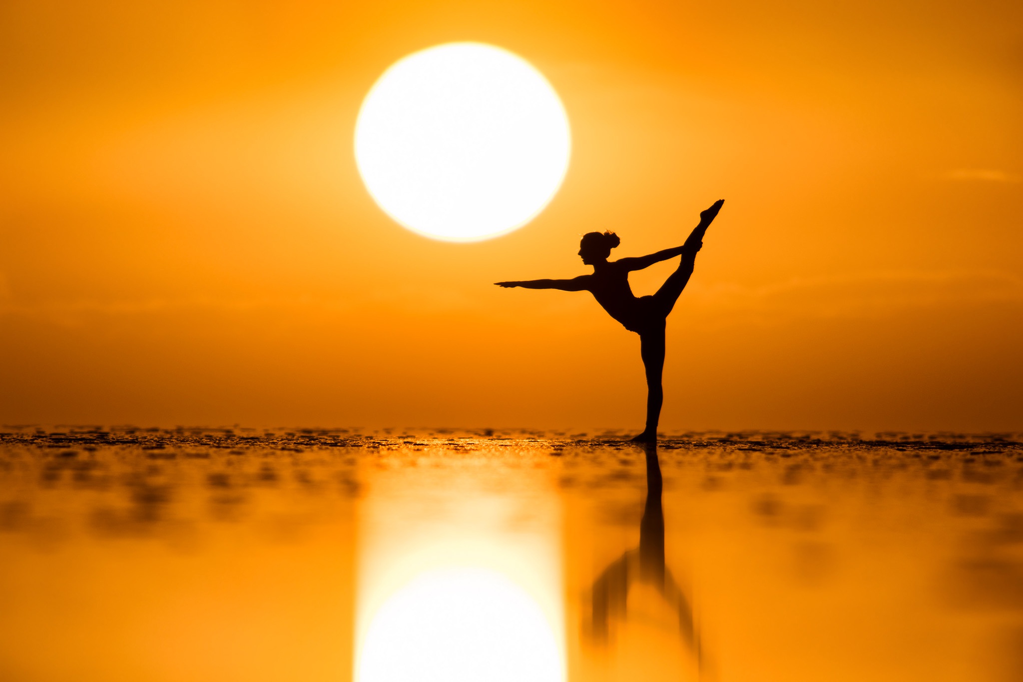 yoga, women, reflection, silhouette, sun, sunset 8K