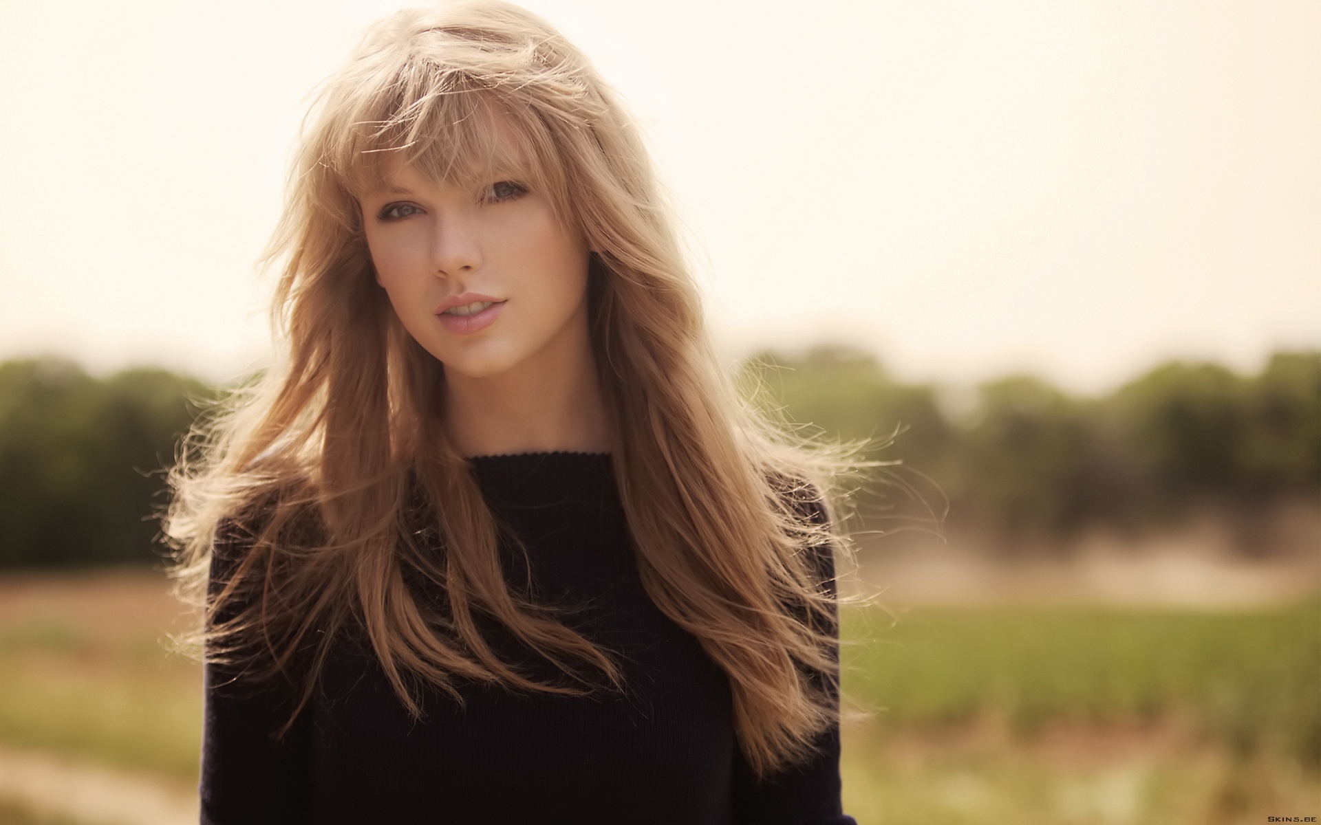 Themed wallpapers that autoswitch when you play each album  rTaylorSwift