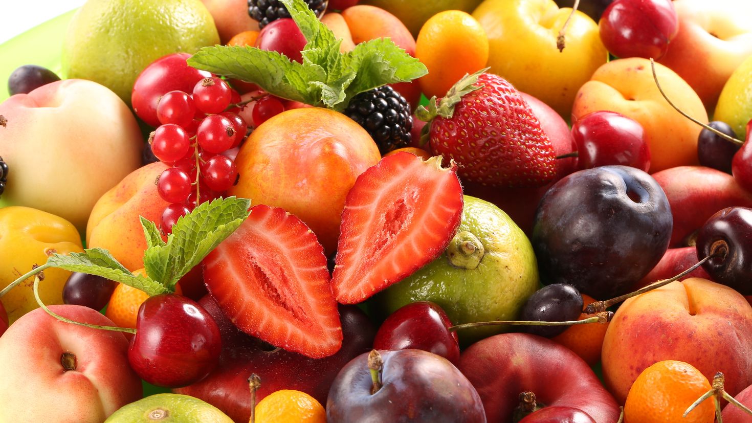 Свежие картинки. Фрукты. Фрукты и ягоды. Красивые фрукты. Овощи, фрукты, ягоды.