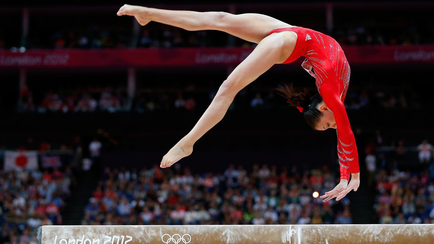 Gymnastics is the queen of all sports. Гимнастика. Спортивная гимнастика женщины. Гимнастка на бревне.