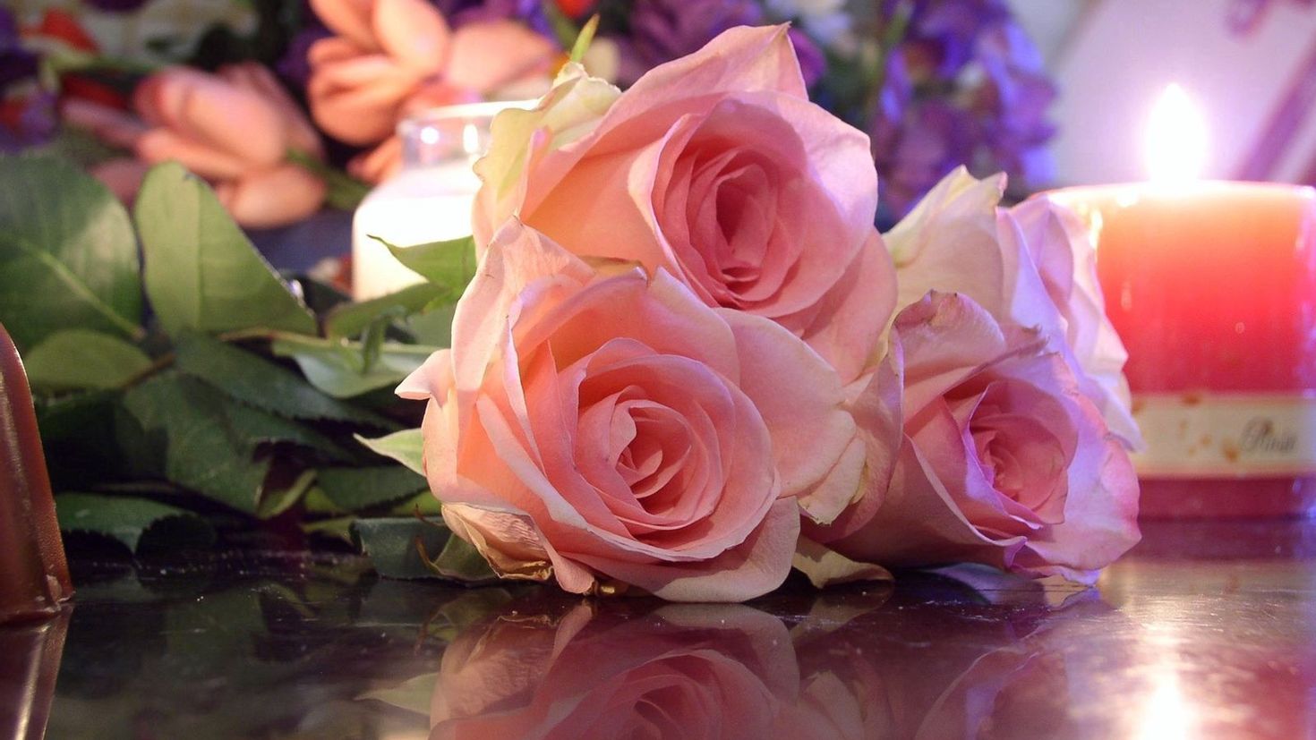 Розы букет вечер. Цветы вечер. Душевные цветы. Цветы для любимой женщины. Цветы для души.