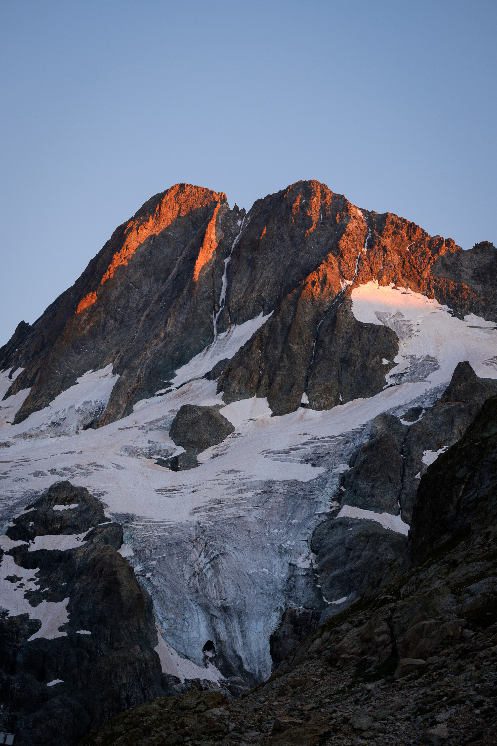 Descarga gratis la imagen Naturaleza, Montañas, Nieve, Las Rocas, Rocas, Alivio, Cubierto De Nieve, Nevado, Pendiente, Cuesta en el escritorio de tu PC