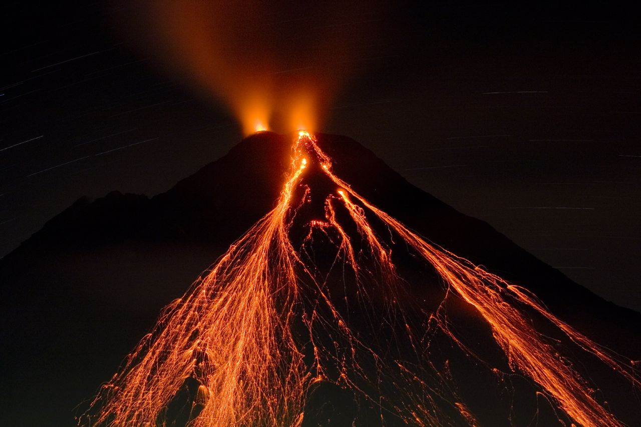 Конус вулкана фото
