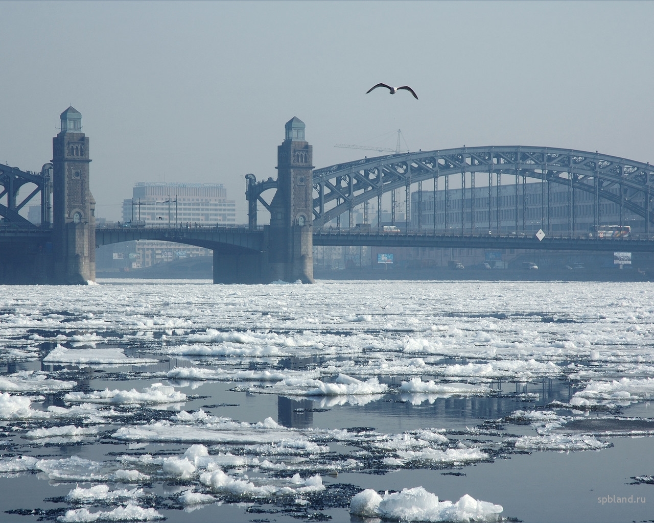 Скачать картинку Река, Города, Пейзаж, Мосты, Зима в телефон бесплатно.