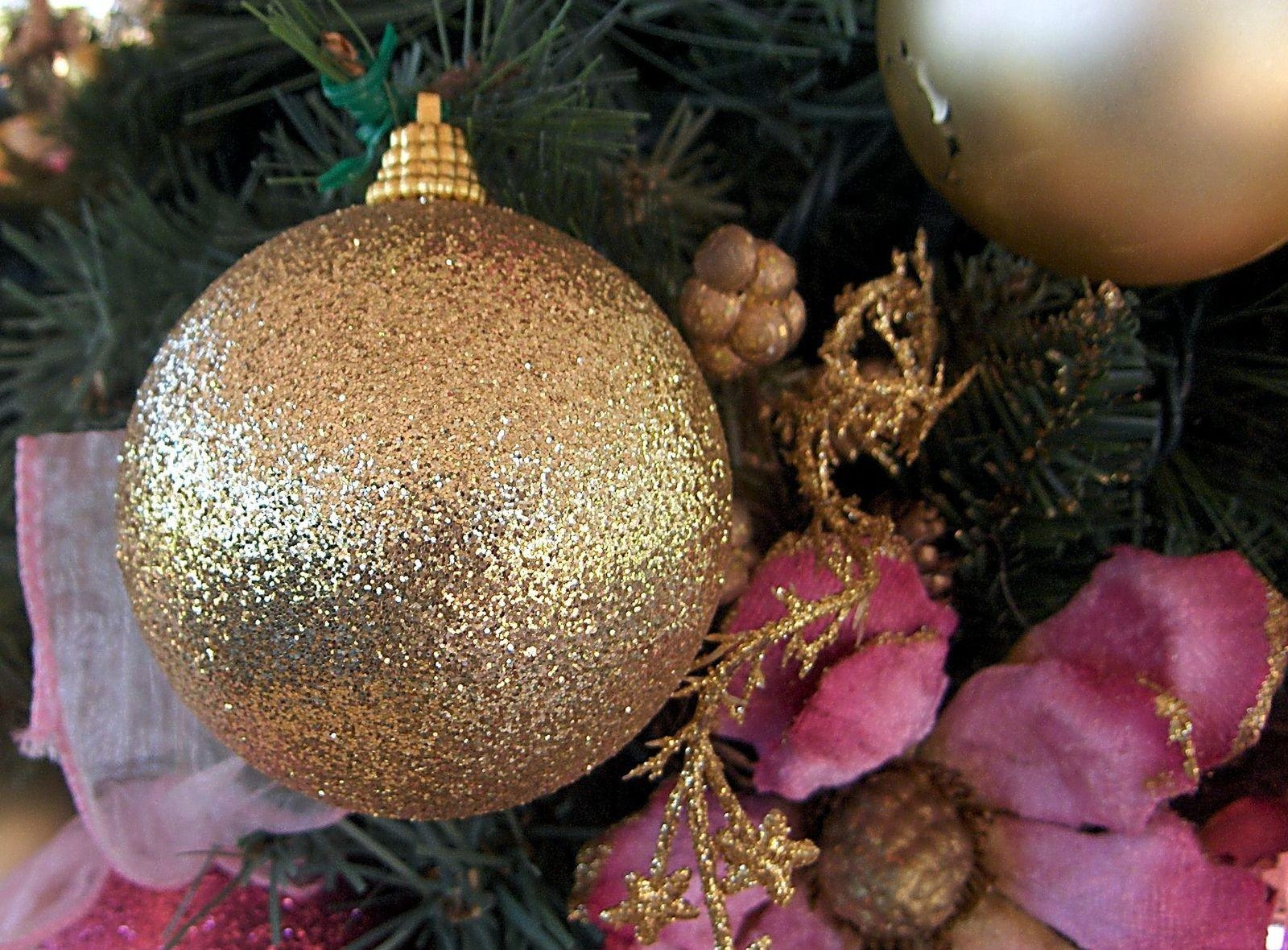 holidays, gold, close up, ball, christmas tree, tinsel, sequins, christmas tree toy