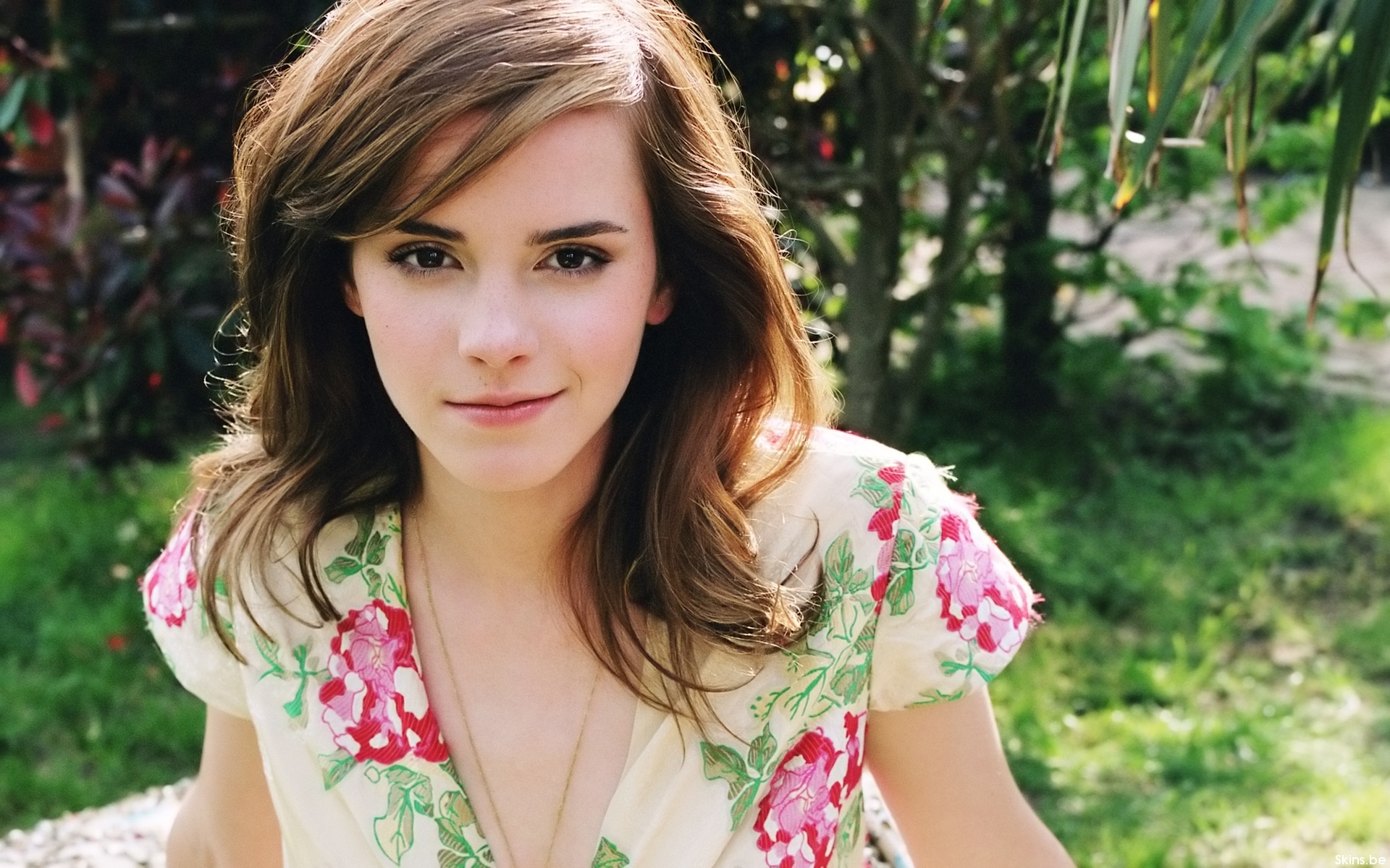 Best Emma Watson Background for mobile