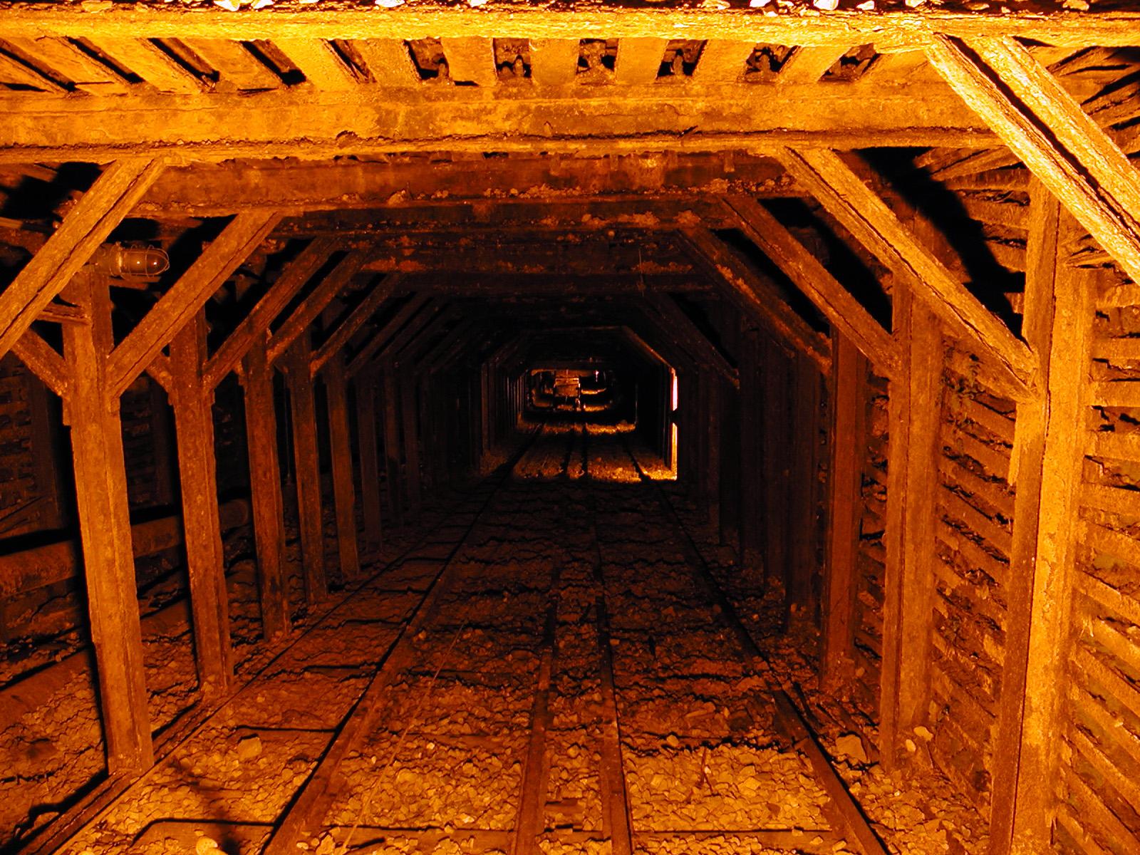 Тоннель в шахте