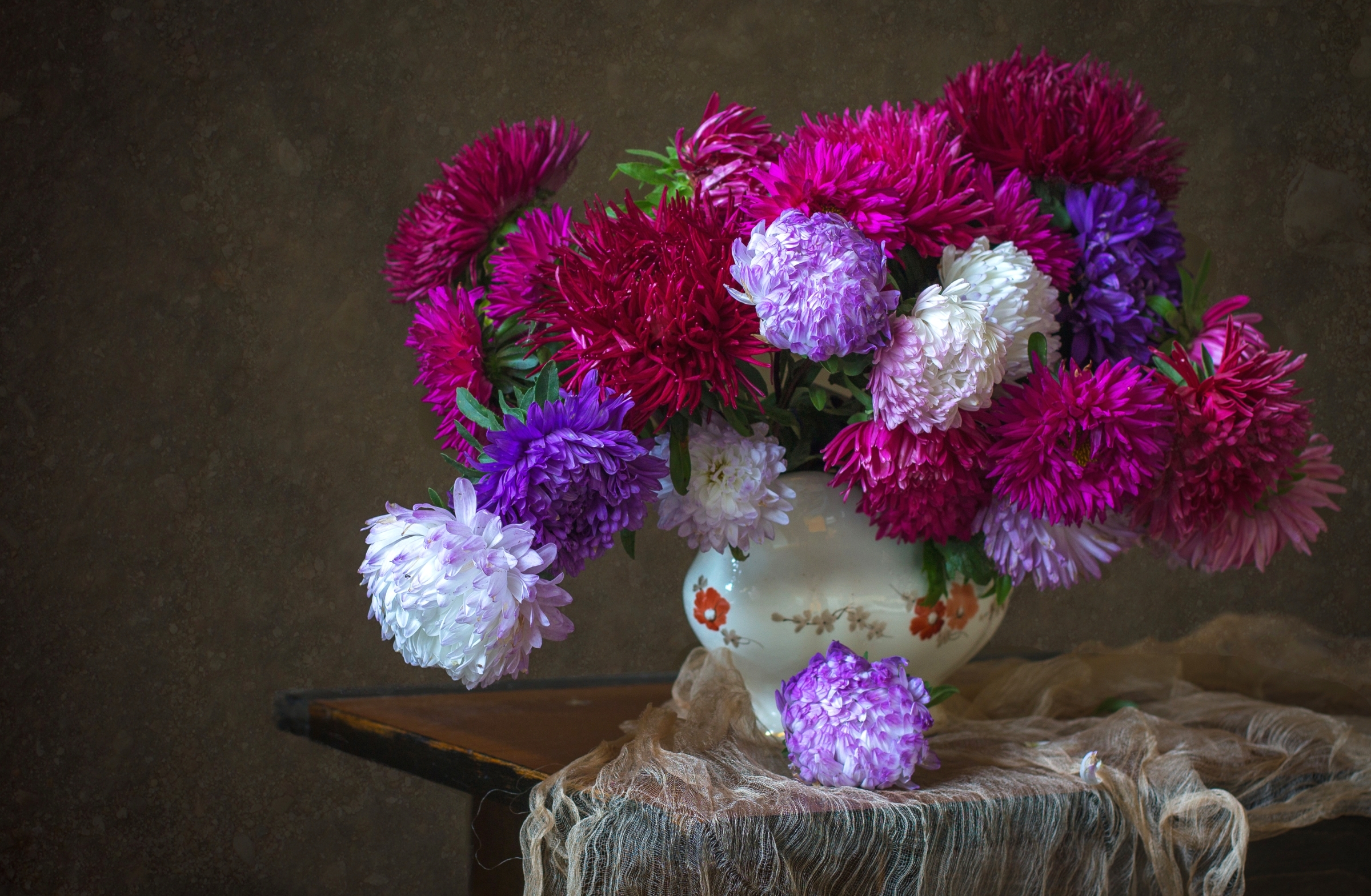 Full HD Wallpaper photography, still life, chrysanthemum, flower, pink flower, purple flower, vase, white flower