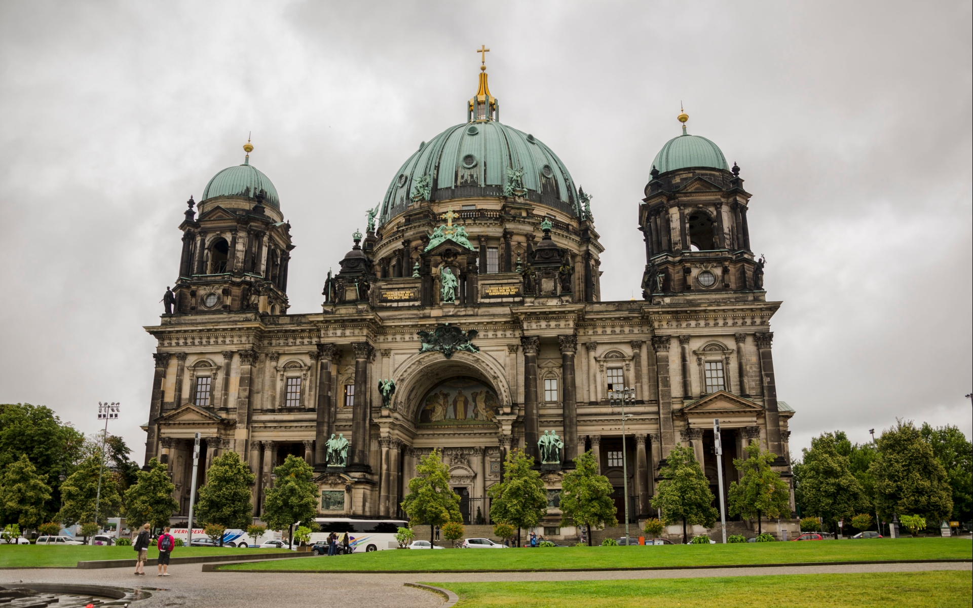 Берлинский кафедральный собор и Исаакиевский собор