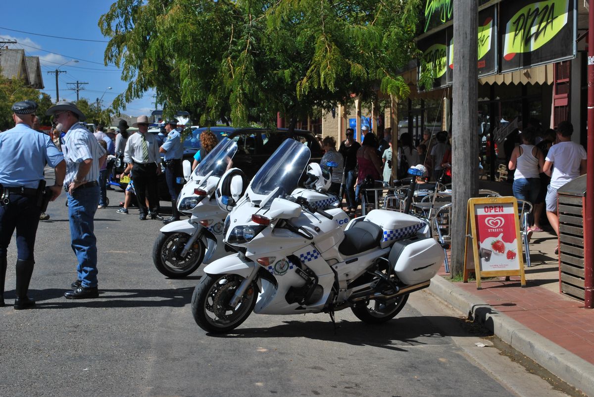 Baixe O Papel De Parede Motocicleta Da Polícia Para O Seu Celular Em Imagens Verticais De Alta 5143