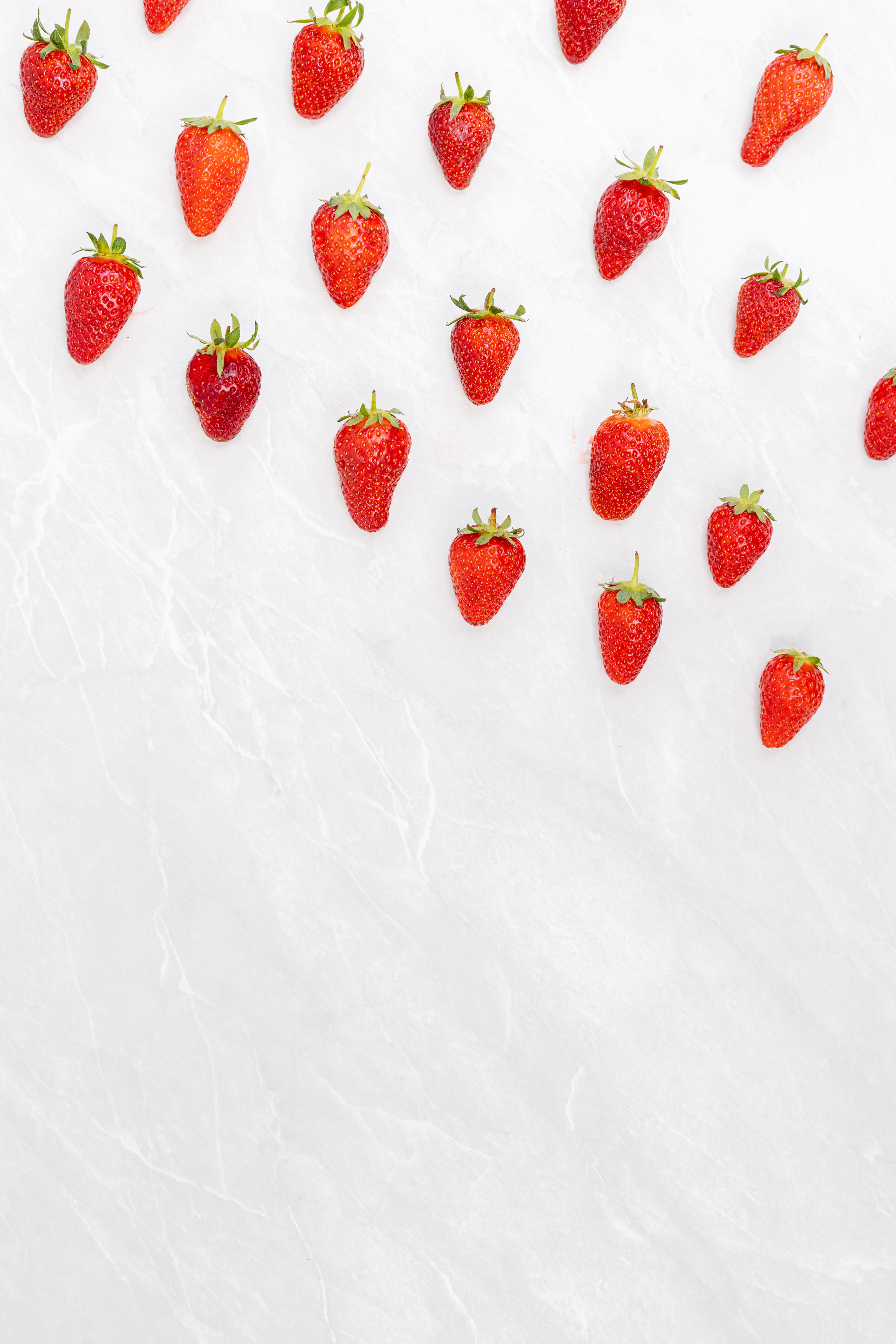 100552画像をダウンロード食品, イチゴ, 背景, 白い, ベリー, くだもの, 果物-壁紙とスクリーンセーバーを無料で
