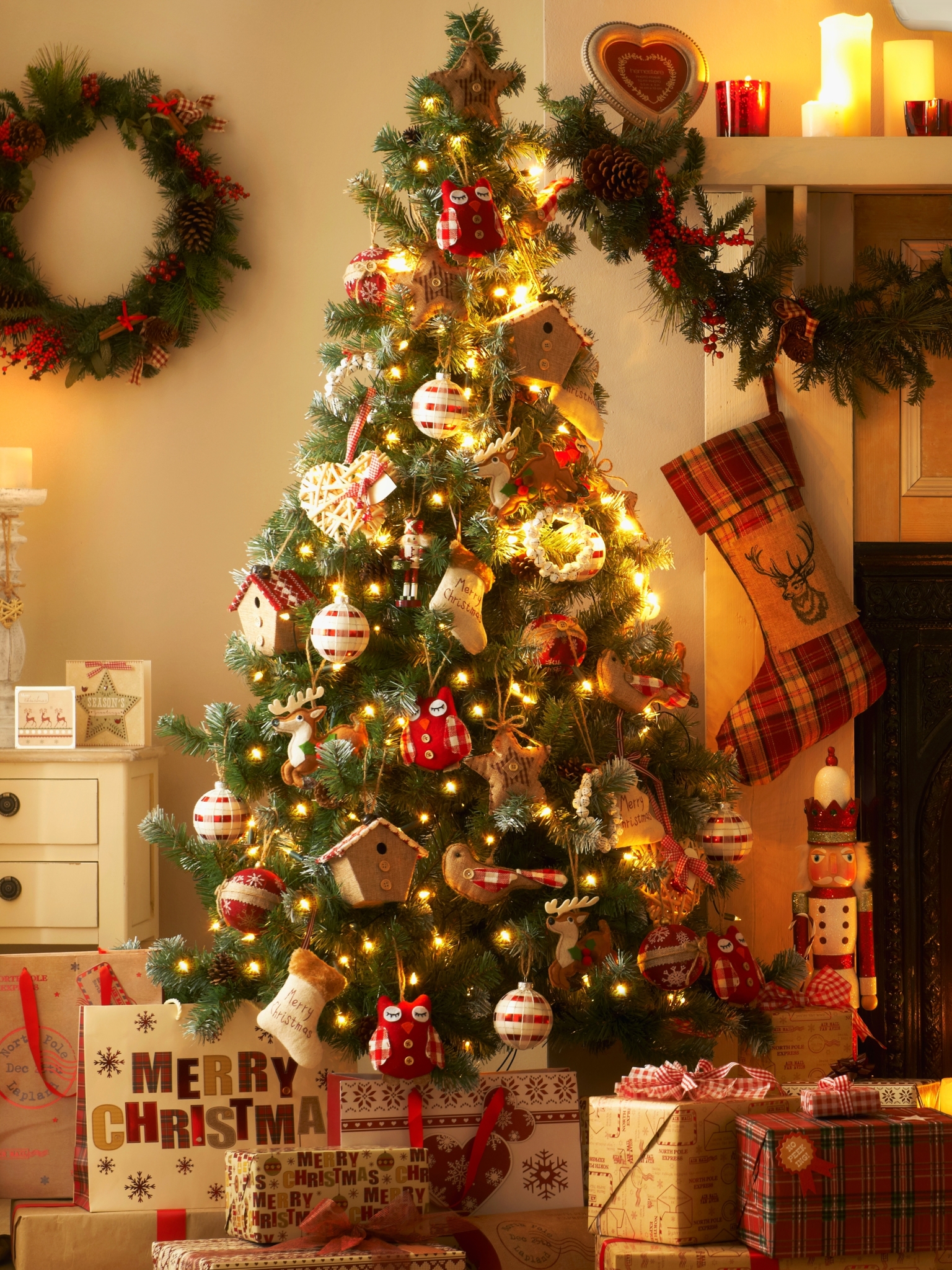 1362434 baixar papel de parede feriados, natal, luzes de natal, vela, árvore de natal, enfeites de natal, meia, decoração, presente - protetores de tela e imagens gratuitamente