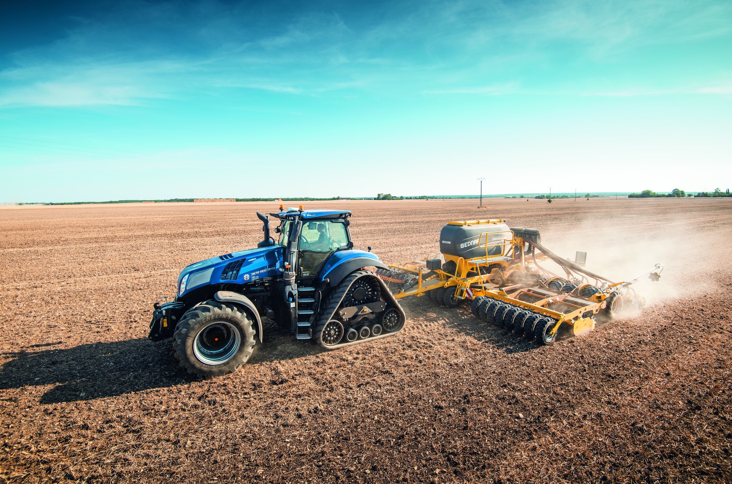 New Holland t8