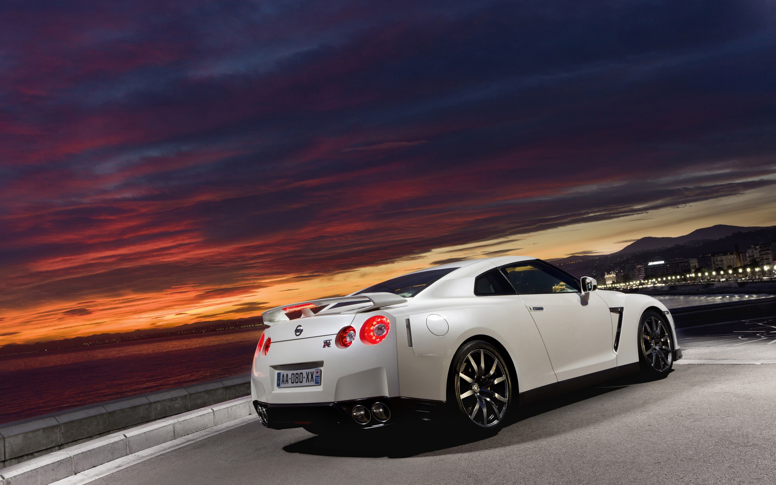 Nissan Skyline r35 ночь