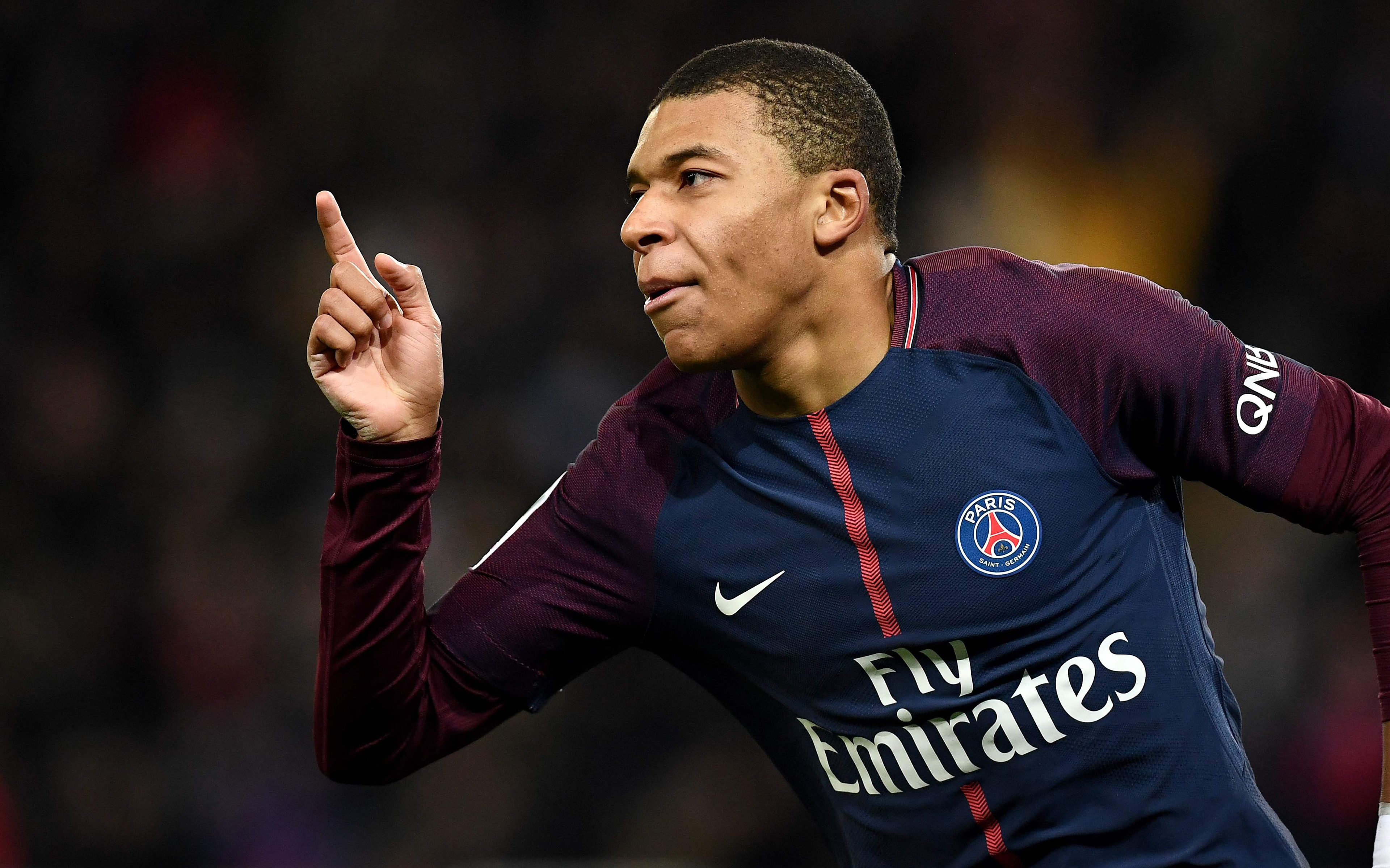 Презентация мбаппе. Kylian Mbappe. Килиан Мбаппе ПСЖ. Мбаппе Лоттин. Мбаппе фото.