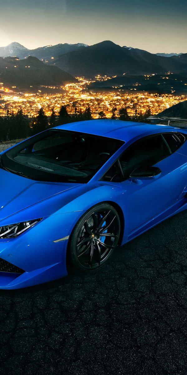 Lamborghini Huracan синий