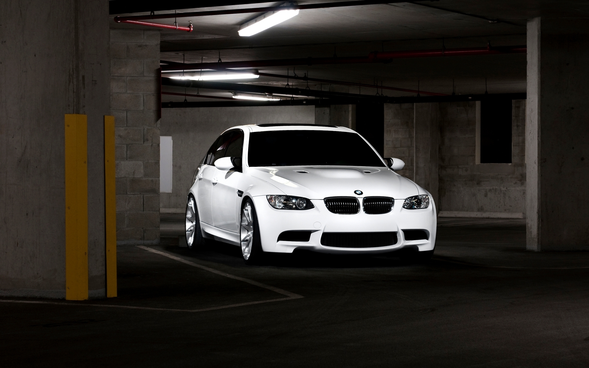 BMW f10 белая с черной крышей