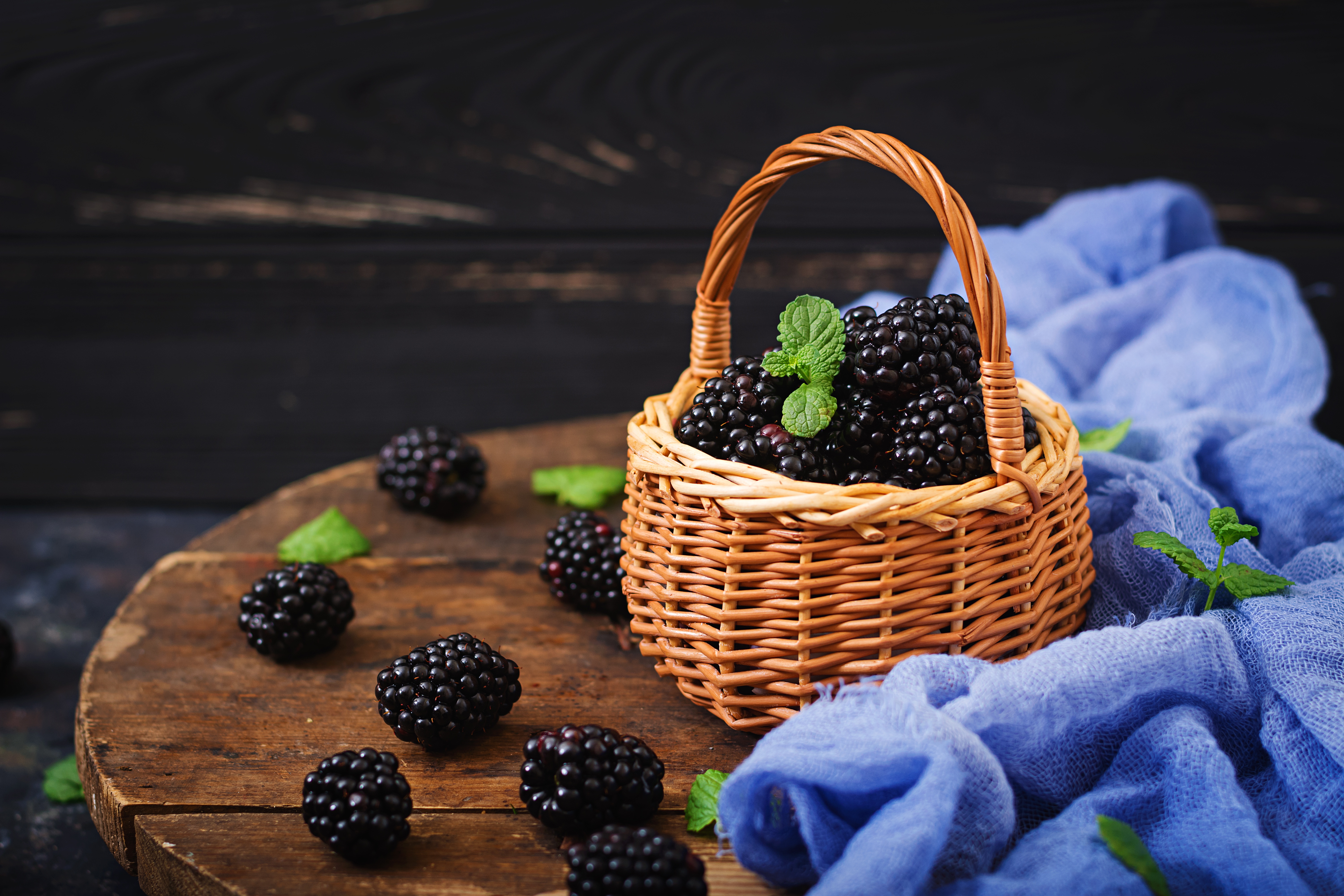Mobile wallpaper basket, food, blackberry, berry, fruit