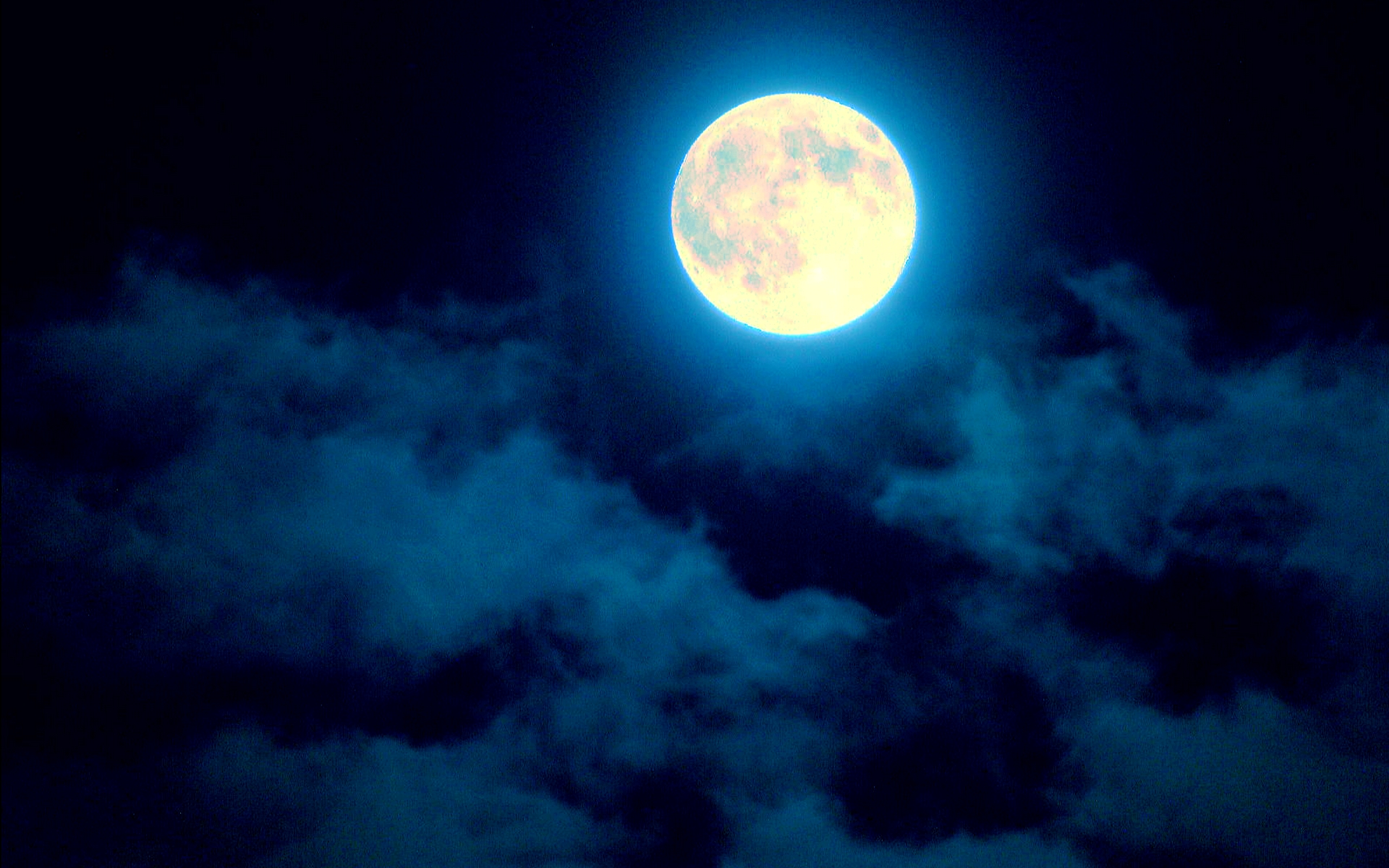 Свечение Луны