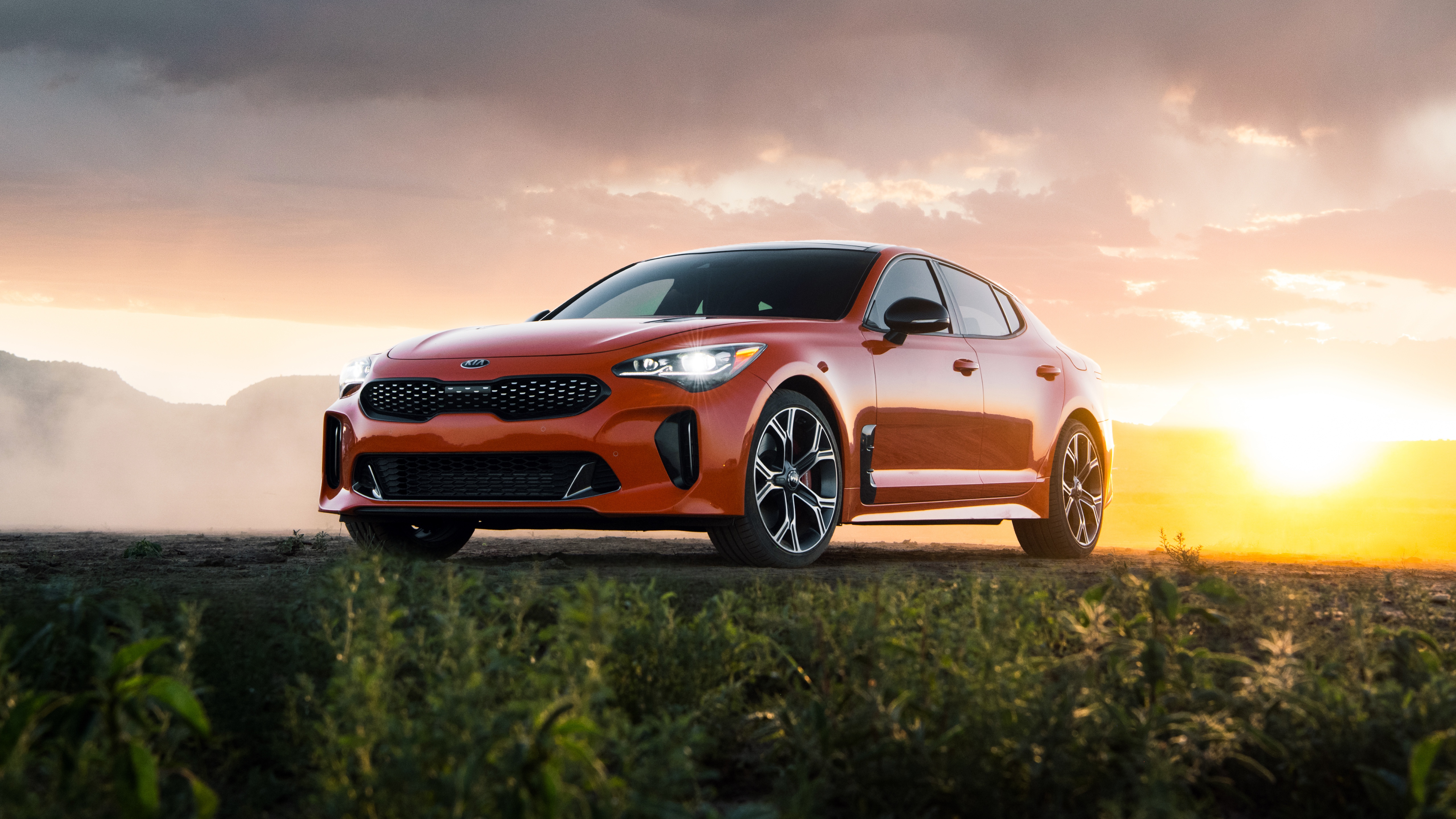 Kia Stinger РІ С‚РµРјРЅРѕС‚Рµ