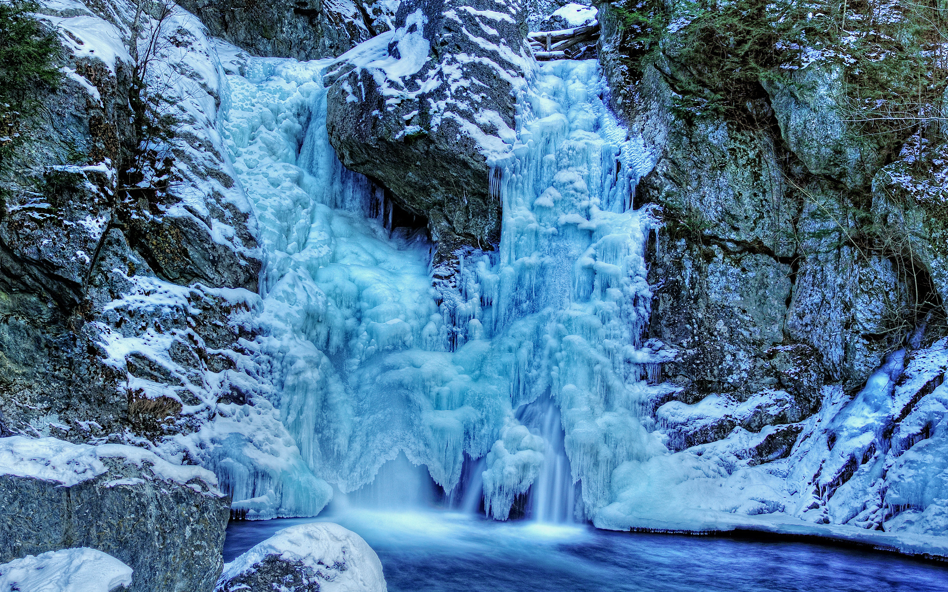 Замерзший водопад Хоббит