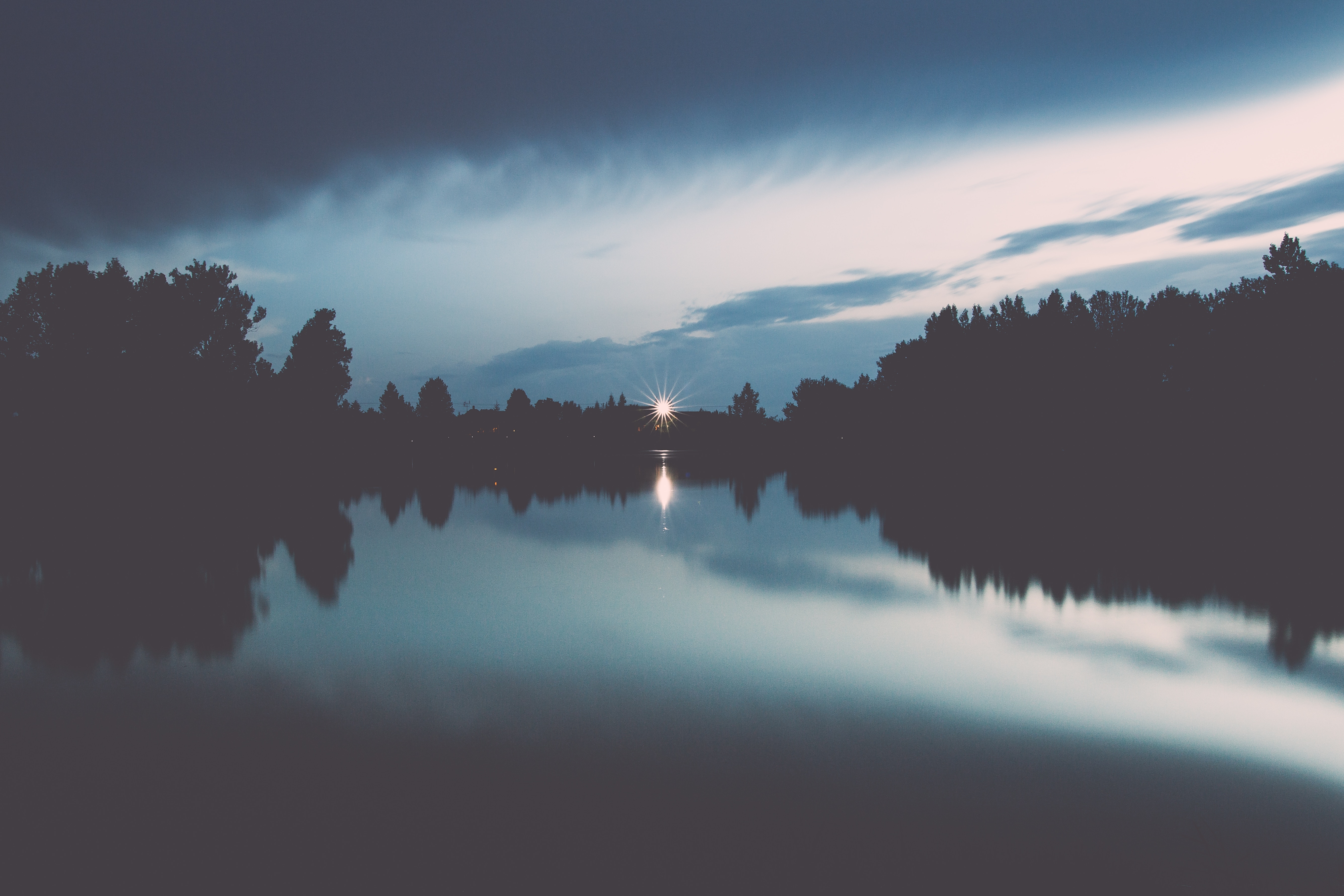 Download mobile wallpaper Horizon, Beams, Reflection, Rays, Nature, Lake, Sunset for free.