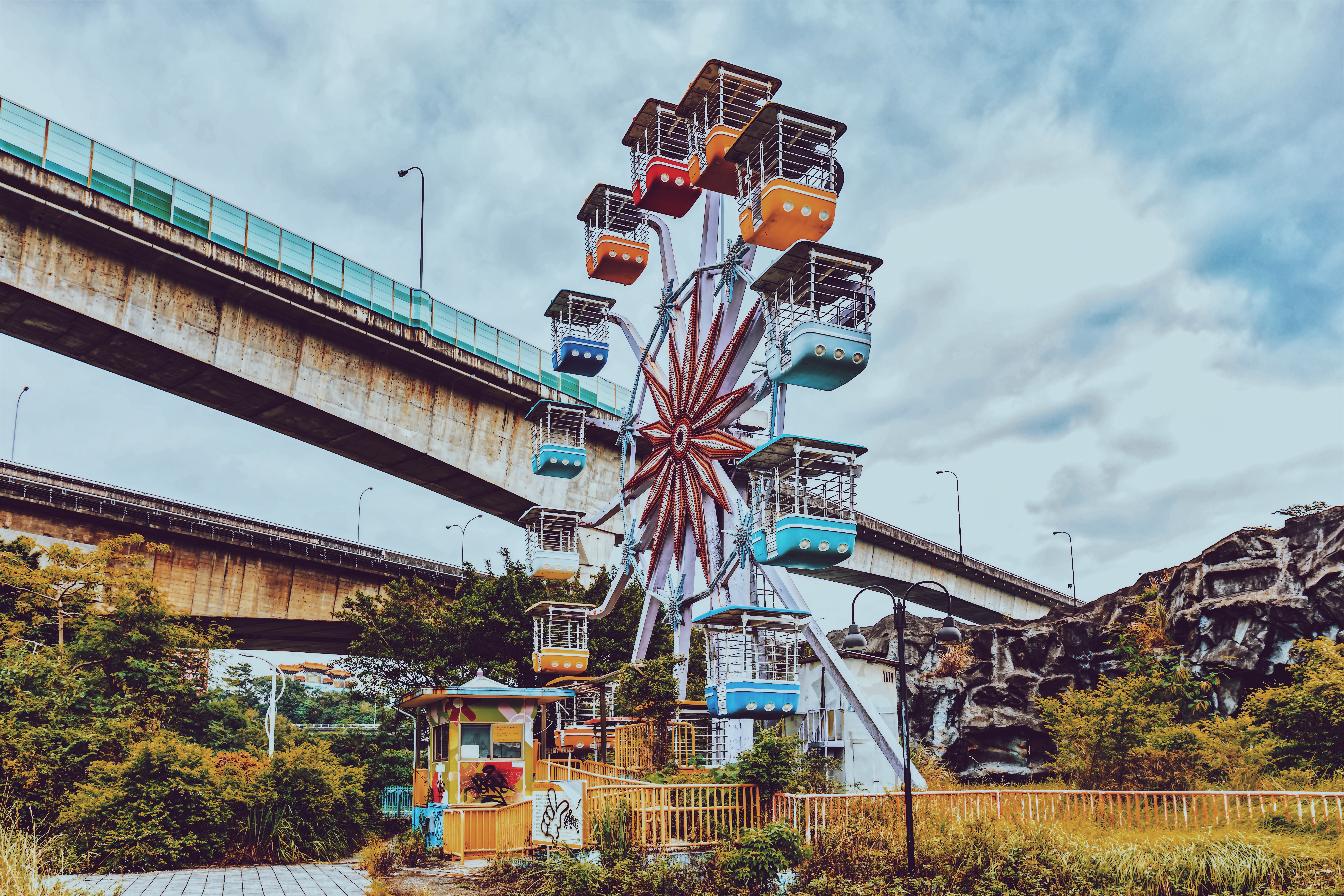 motley, cities, multicolored, bridge, ferris wheel, fencing, enclosure images