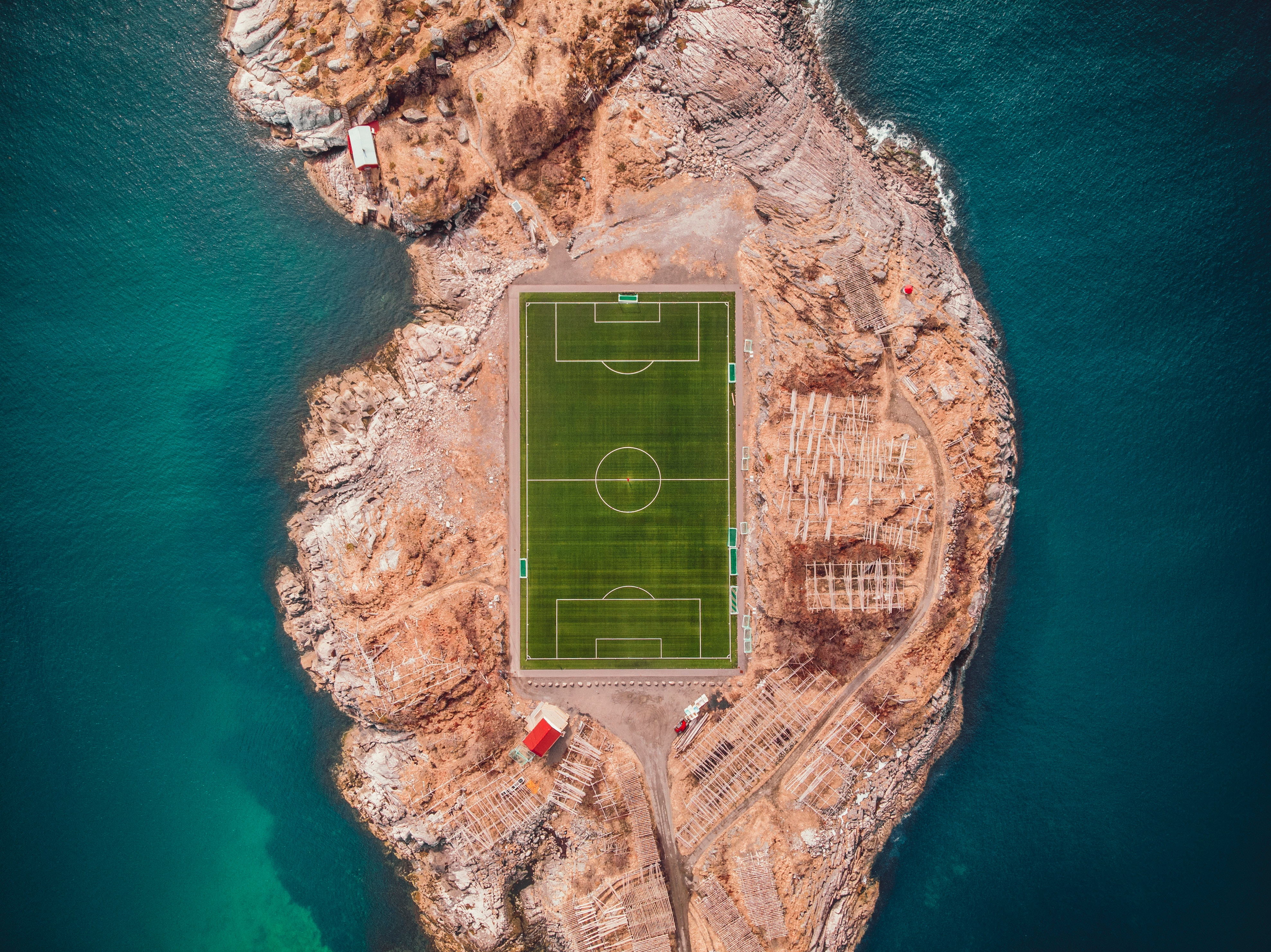 152585 télécharger le fond d'écran terrain de football, nature, vue d'en haut, vue d’en haut, île, norvège, lofoten - économiseurs d'écran et images gratuitement