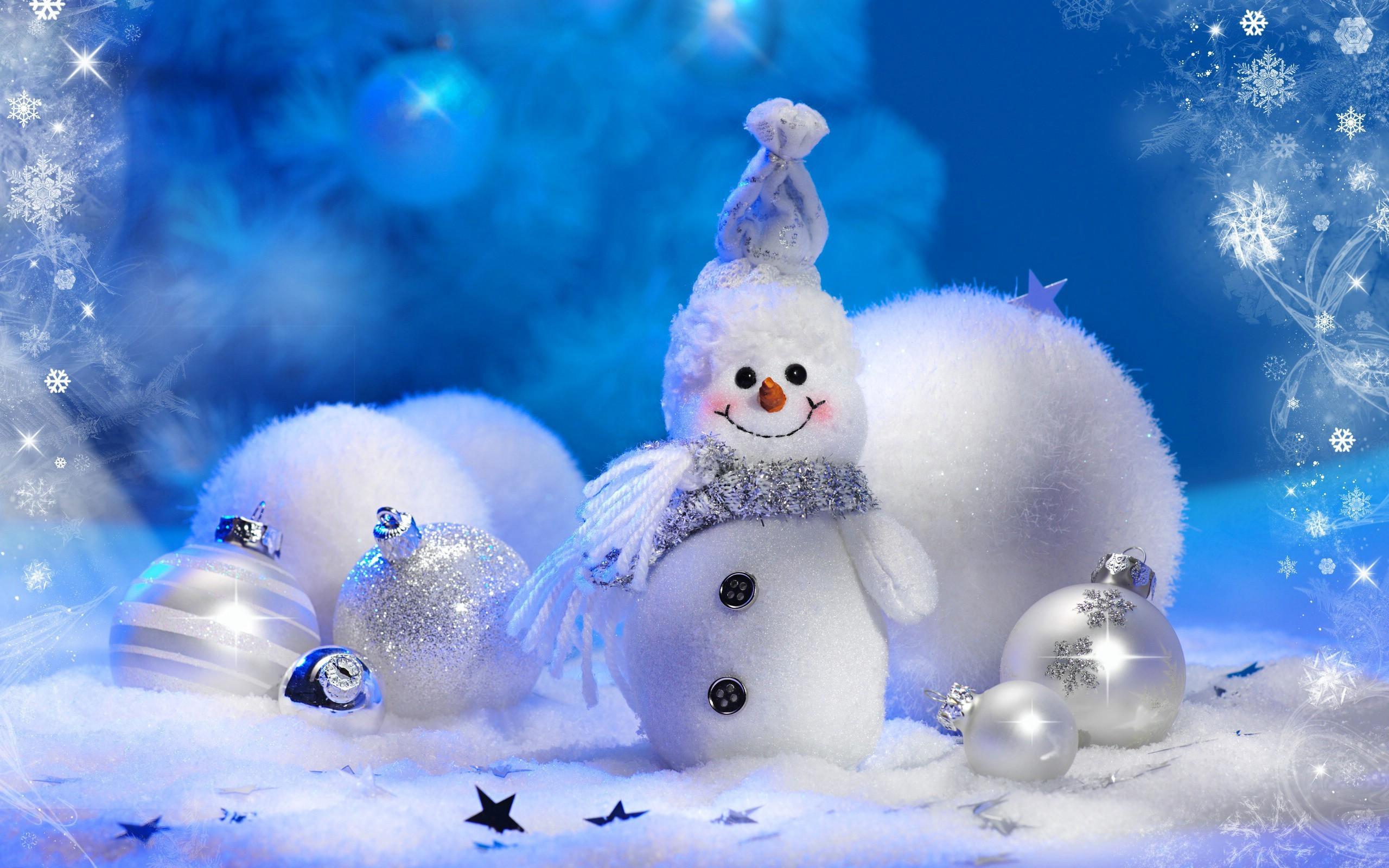 Free download wallpaper Holidays, New Year, Snowman on your PC desktop
