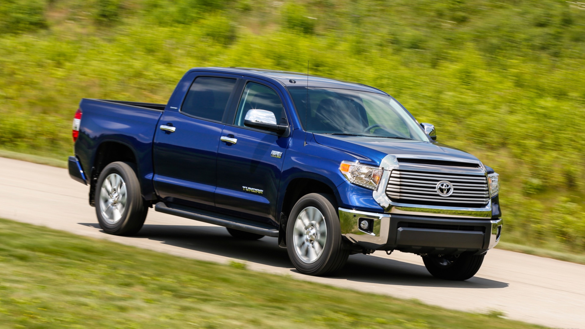 Toyota tundra фото