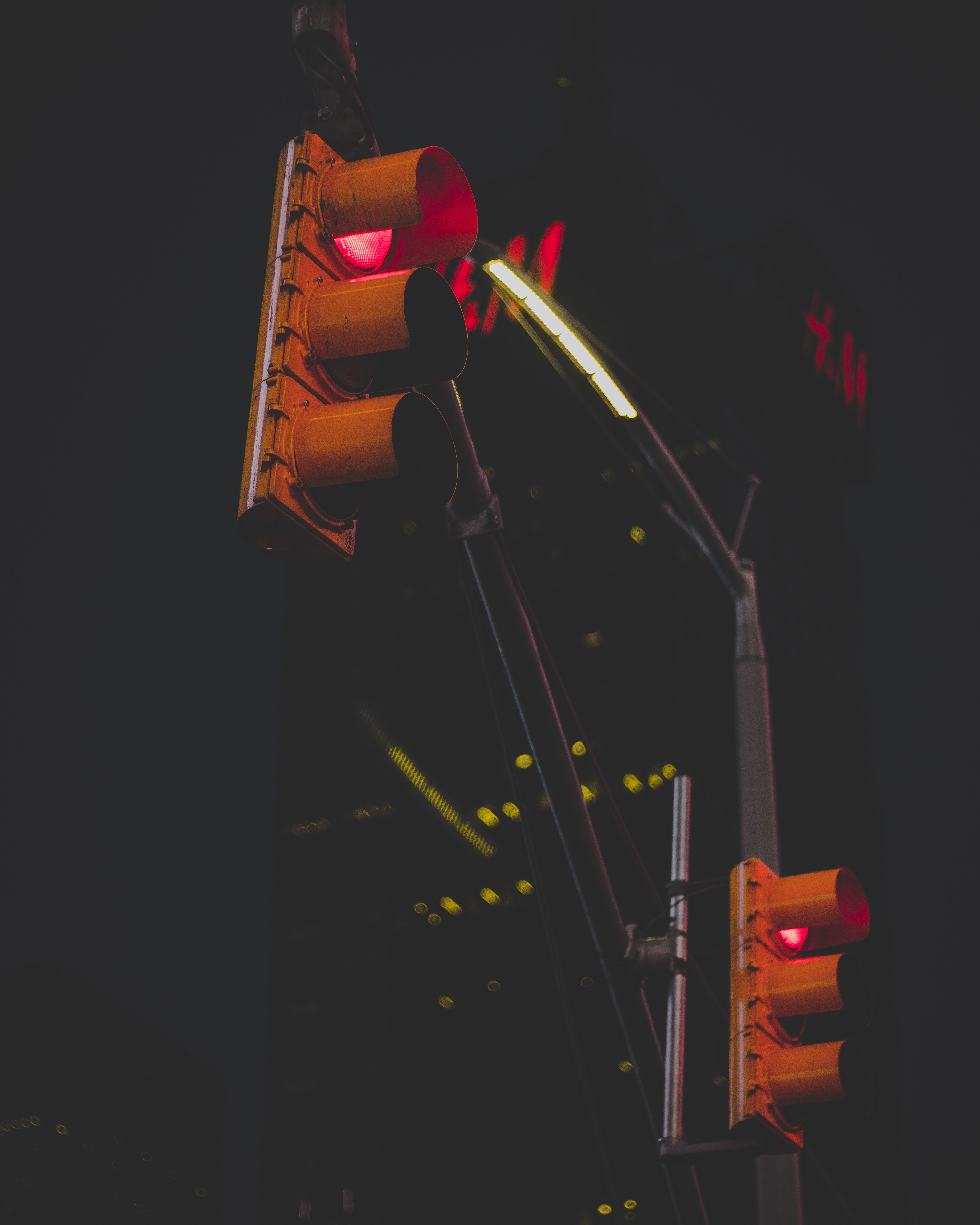 street, cities, night, pillar, post, traffic light mobile wallpaper