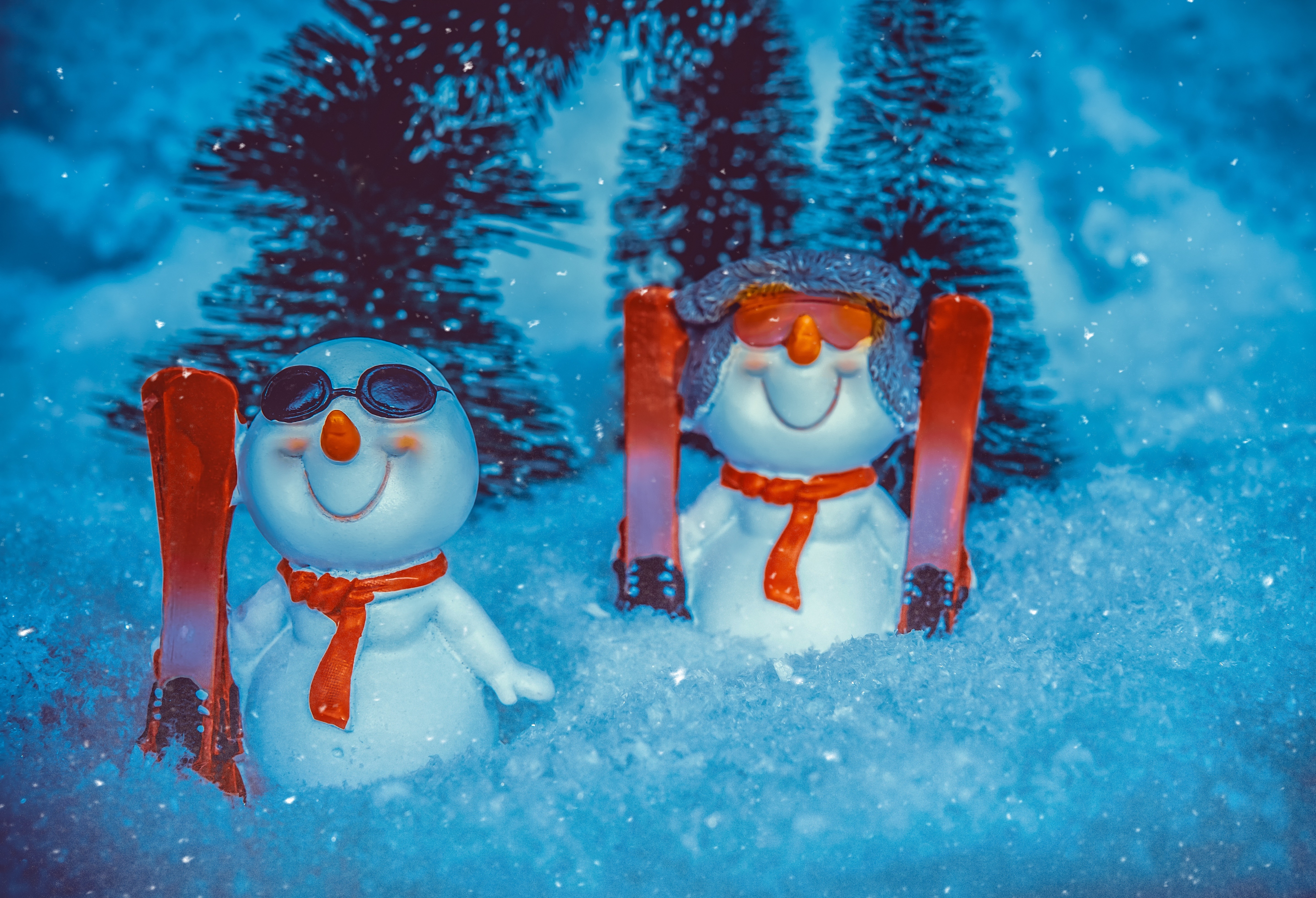 119164 Hintergrundbild herunterladen weihnachten, feiertage, neujahr, spielzeug, schnee, schneemann, neues jahr, statuette - Bildschirmschoner und Bilder kostenlos