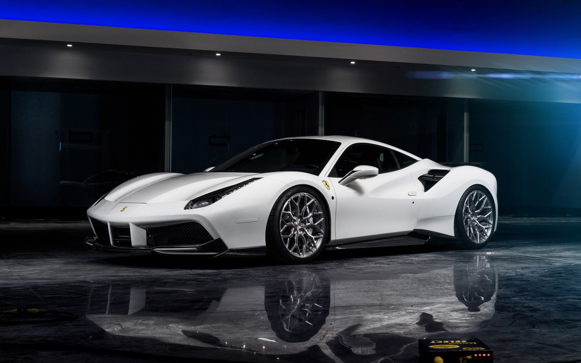 Ferrari 488 белая