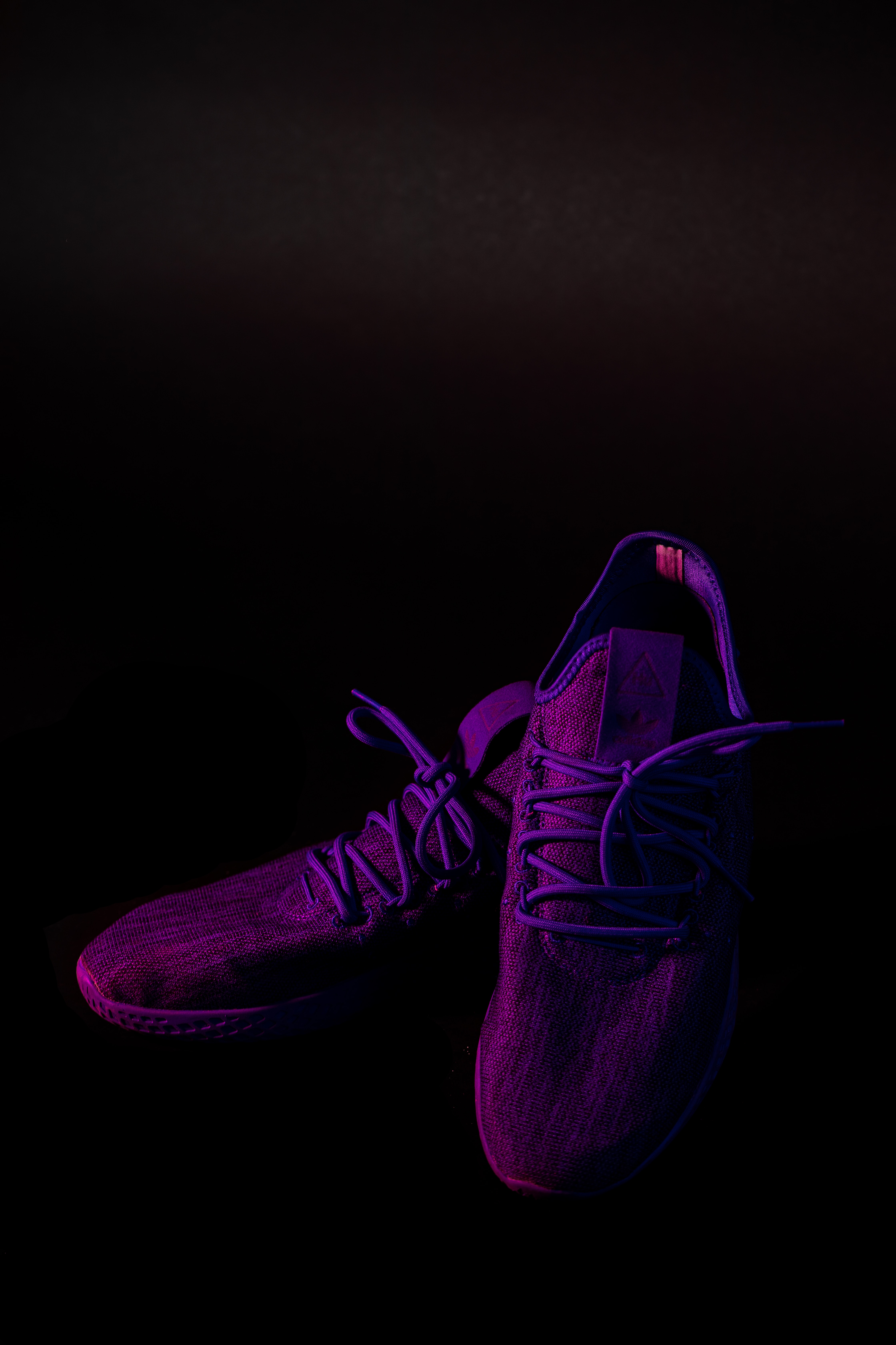 157044 скачать картинку кроссовки, темные, темный, фиолетовый, обувь - обои и заставки бесплатно