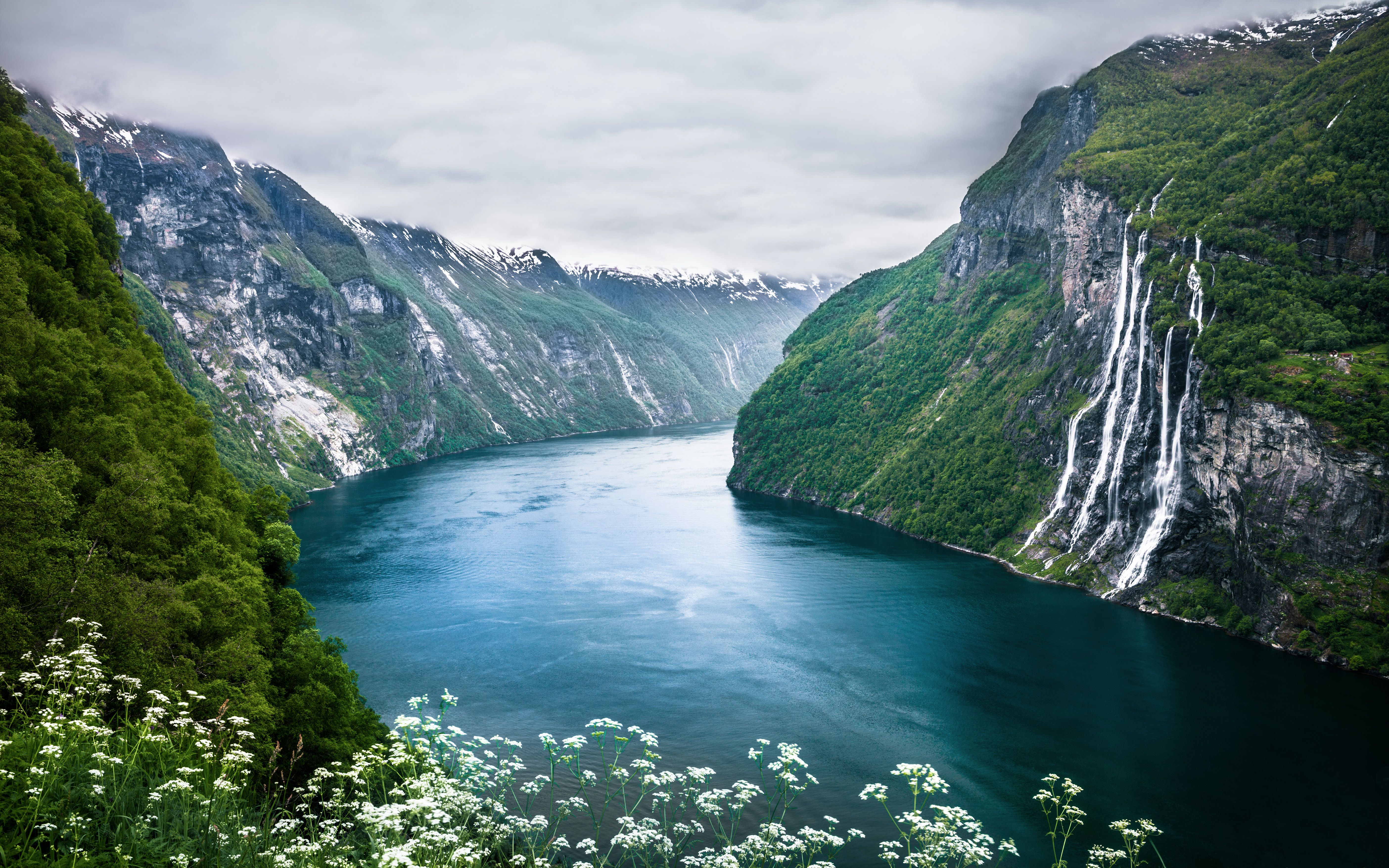 We live nature. Нур Фьорд Норвегия. Гейрангер Фьорд водопад семь сестер. Гейрангер-Фьорд Норвегия. Гейрангер-Фьорд Норвегия семь сестер.